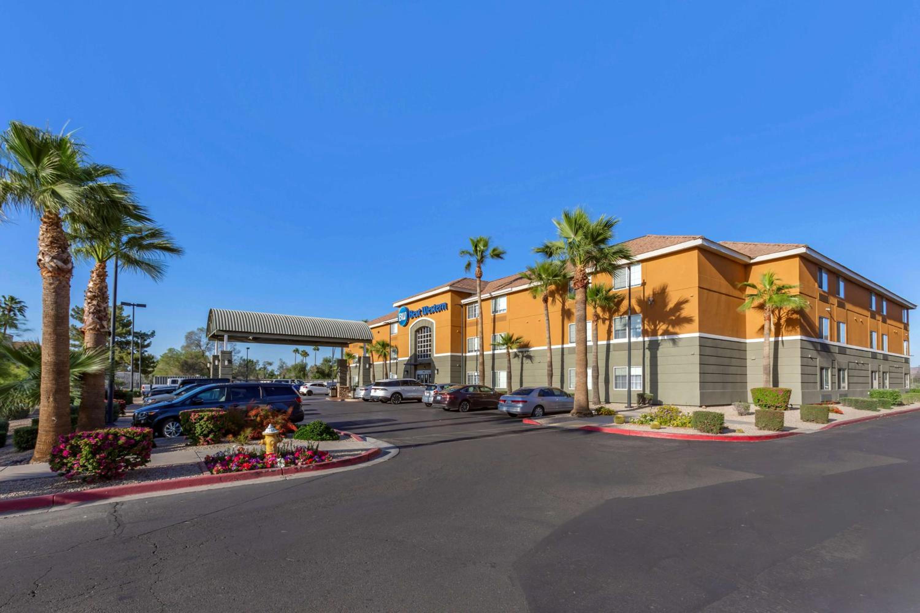 Phoenix Vacations - Best Western North Phoenix Hotel - Property Image 1