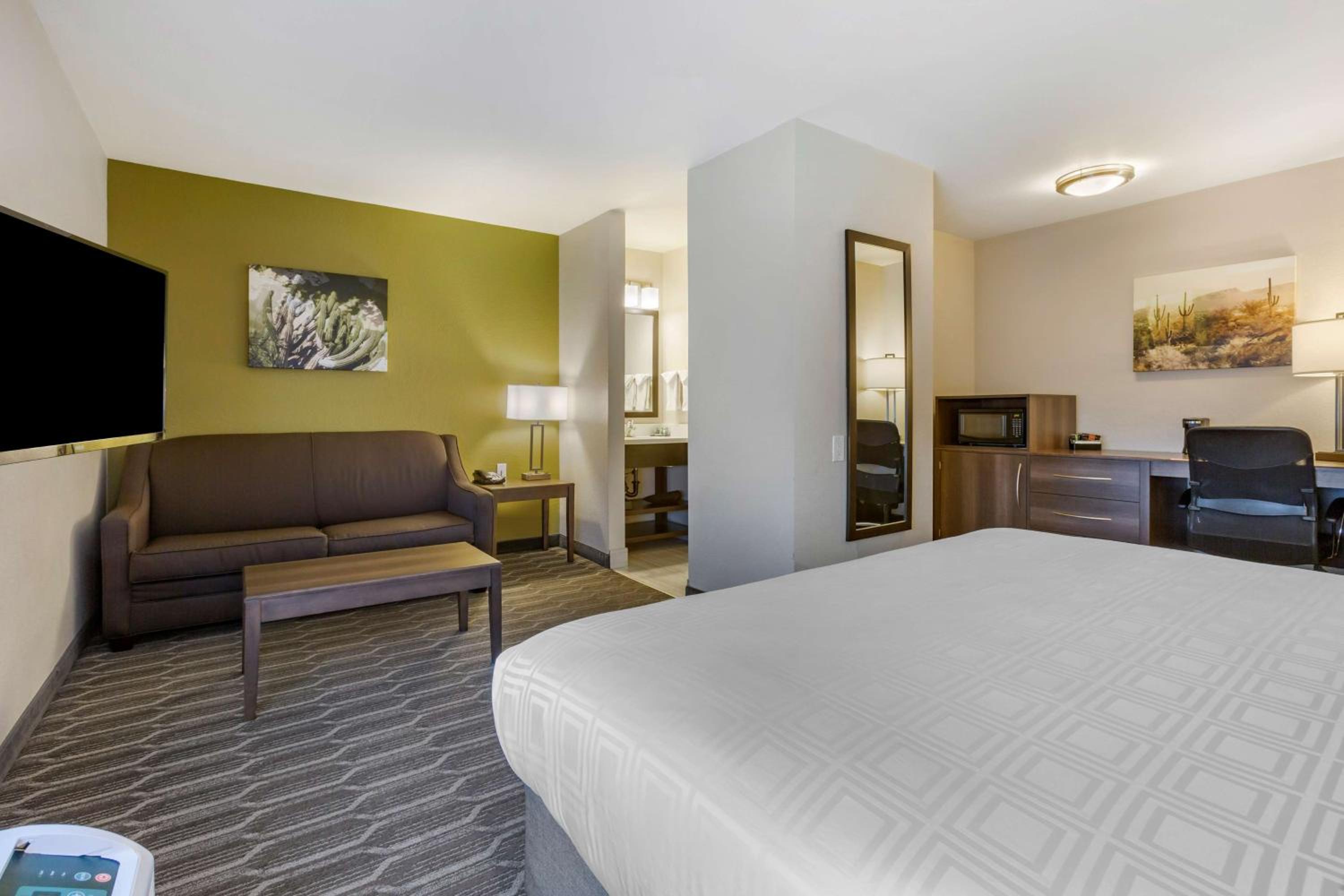 Phoenix Vacations - Best Western North Phoenix Hotel - Property Image 7