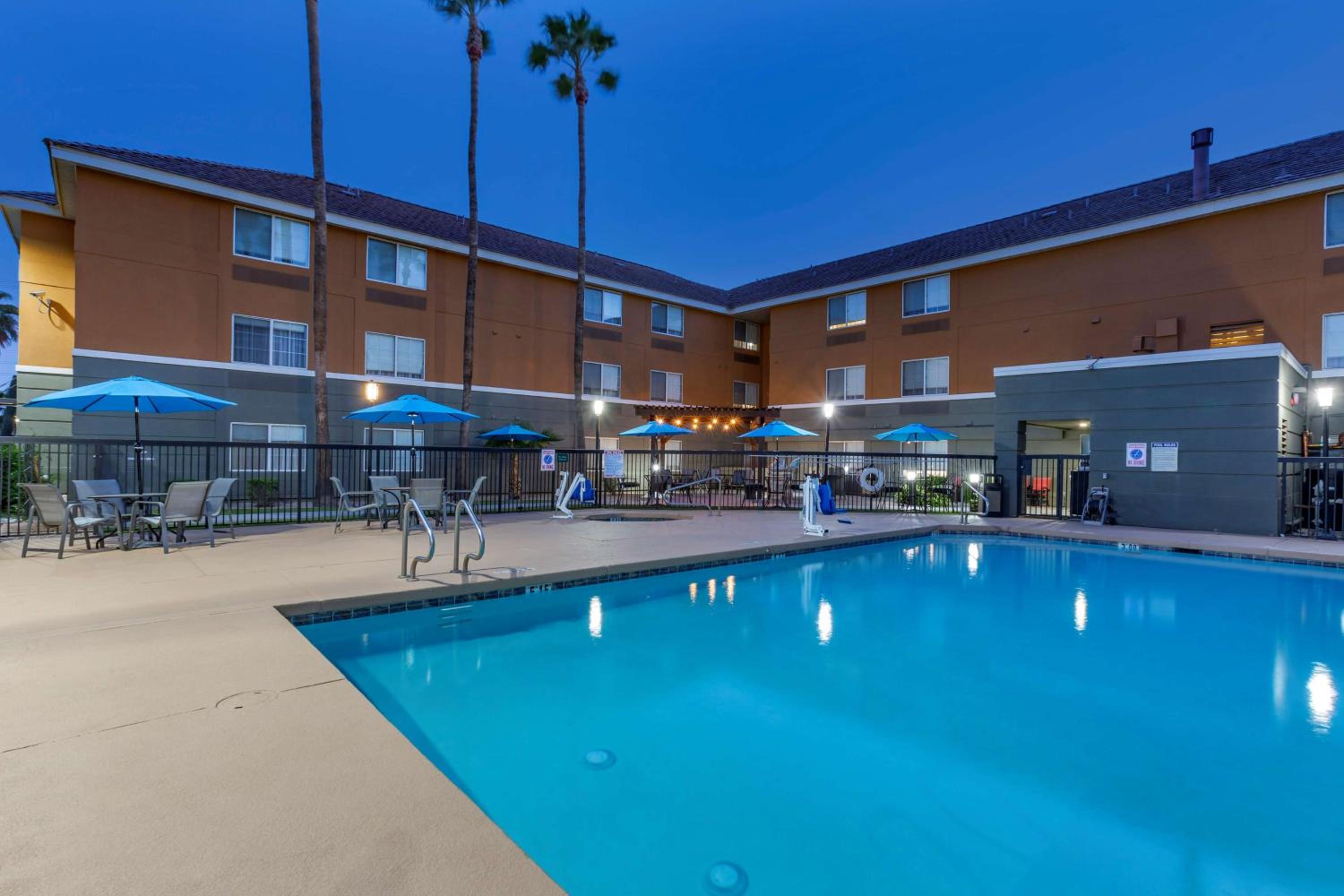 Phoenix Vacations - Best Western North Phoenix Hotel - Property Image 5