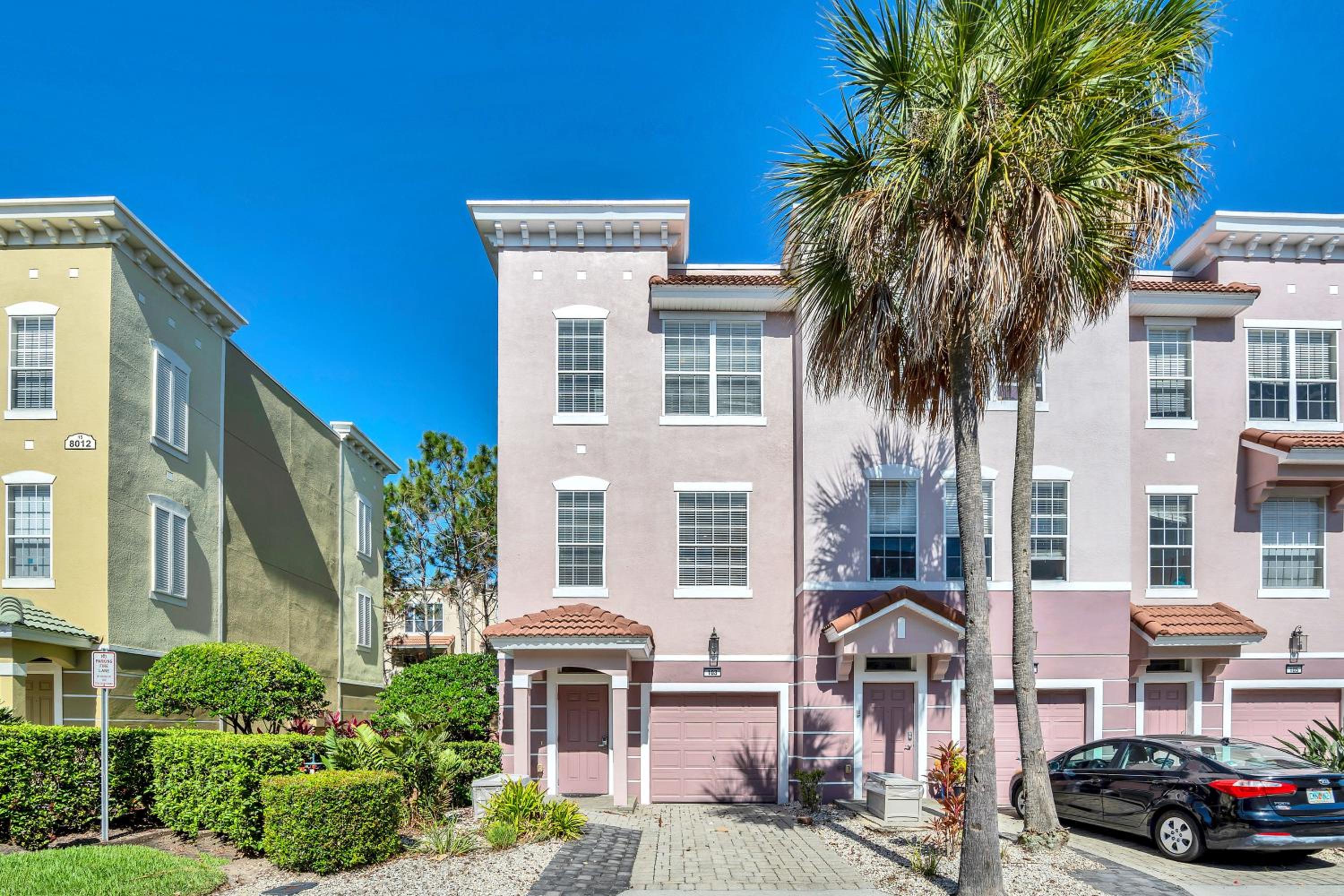 NEWLY RENOVATED Townhome, Near Universal & I-Drive