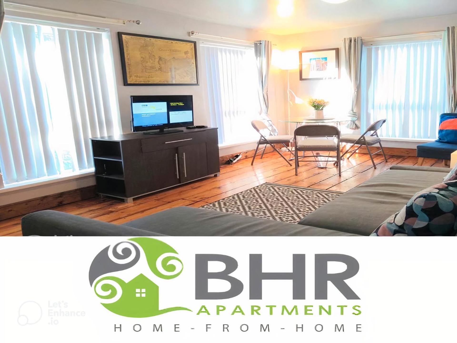 Perfect Central City Location - Parking - 4 Beds - 2 Bedrooms
