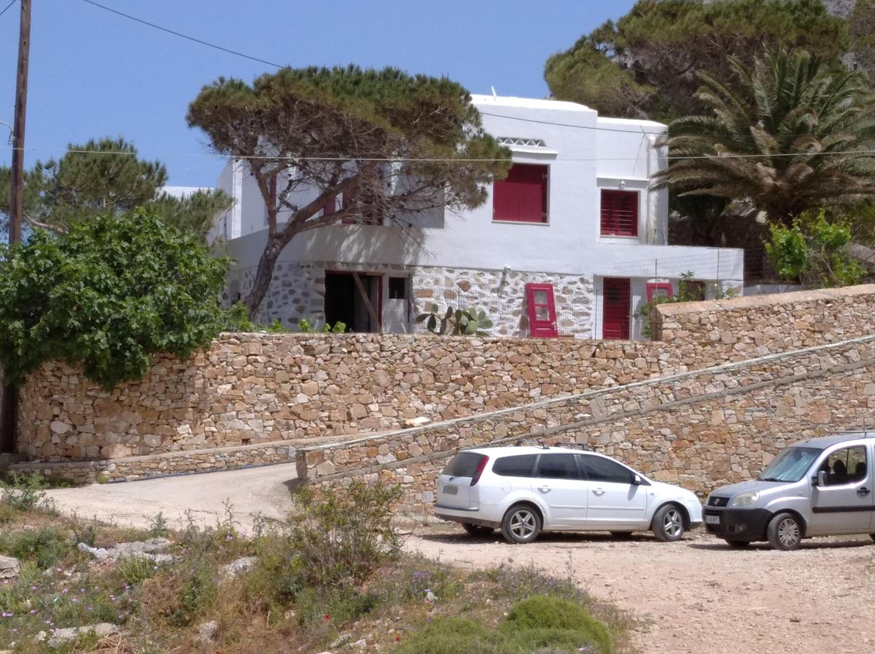 TINA'S HOUSE OUTSTANDING SEASIDE HOUSE Kamares Sifnos view 4