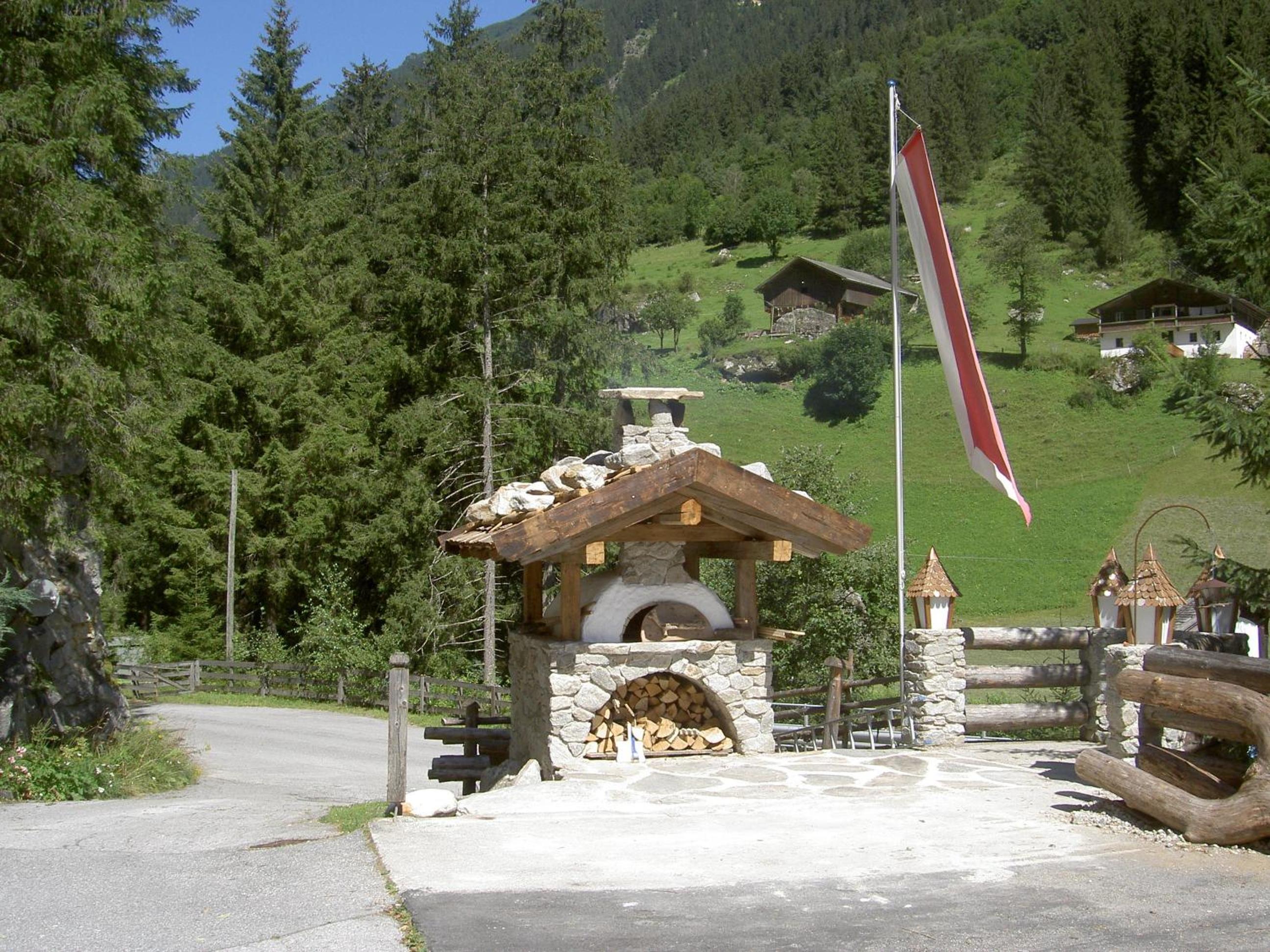 Photo 18