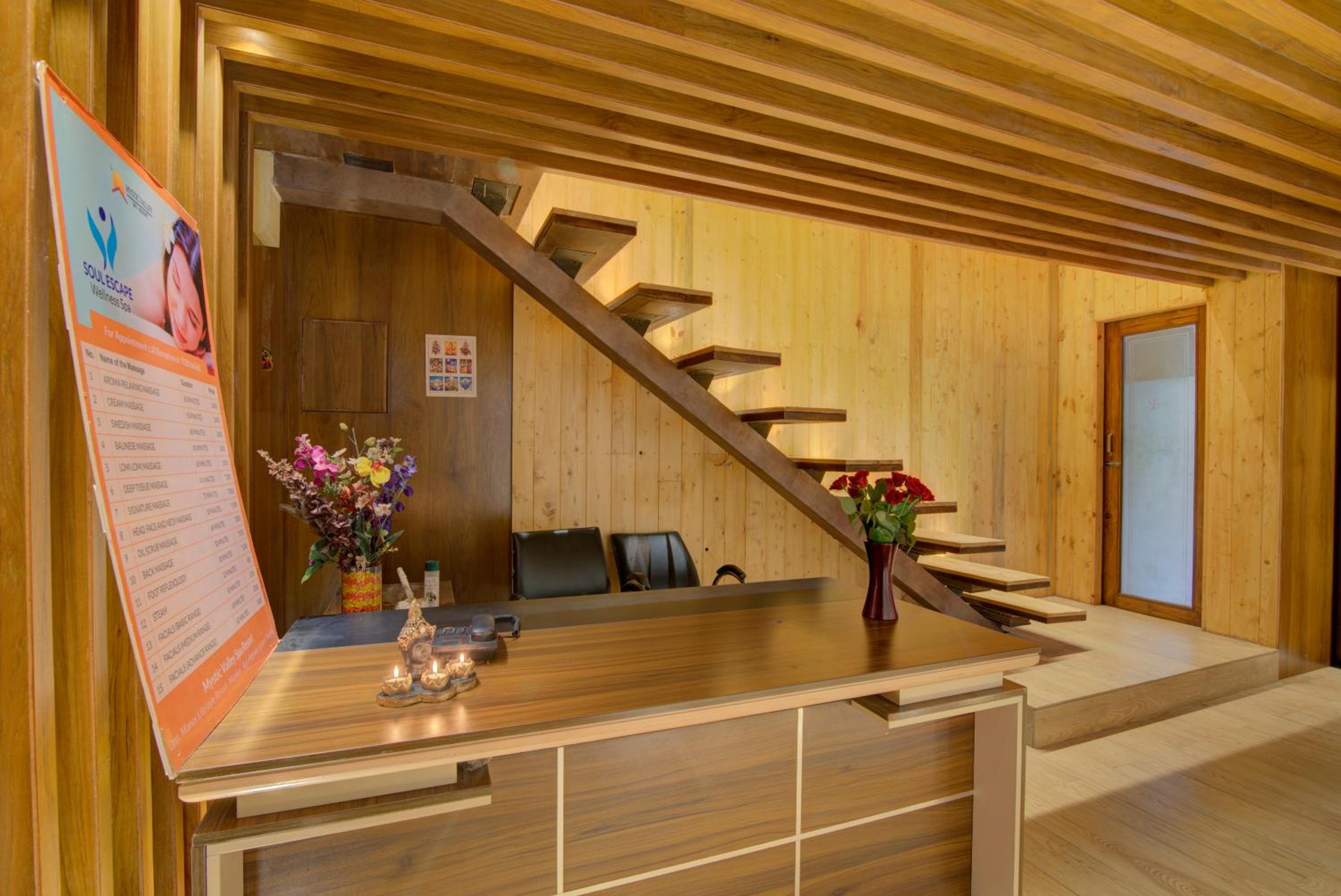 Lobby & Reception