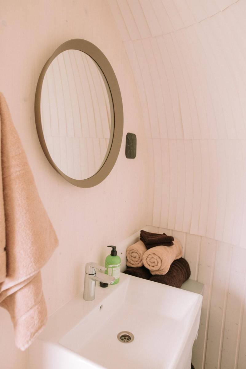 Hotel Enniskeen Estate & Forest Spa - Boutique Riverside Glamping Cabins