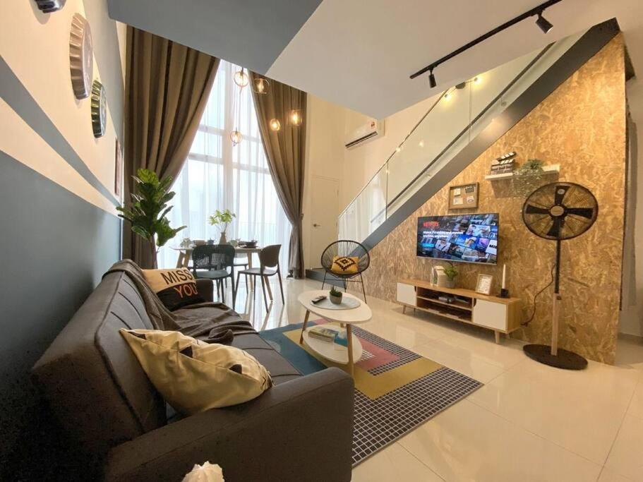 KL Duplex with balcony@Ekocheras MRT