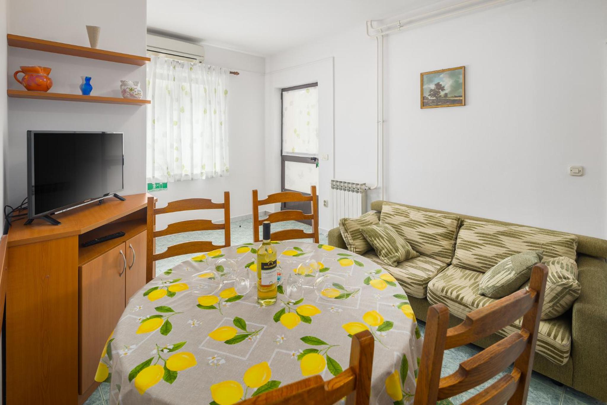 Apartment Korelic Green Garden view 3