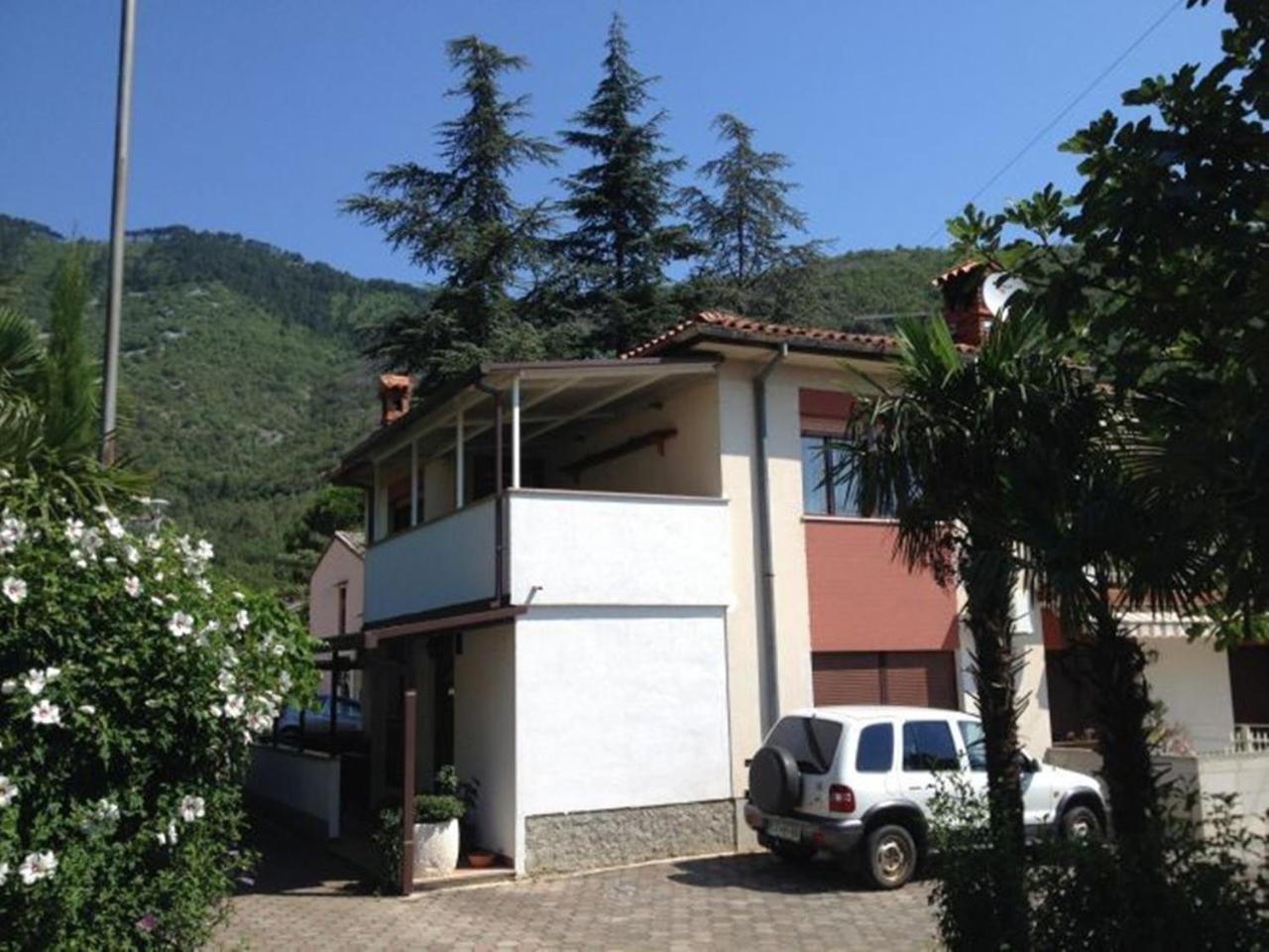 Apartments Lorinda view 3