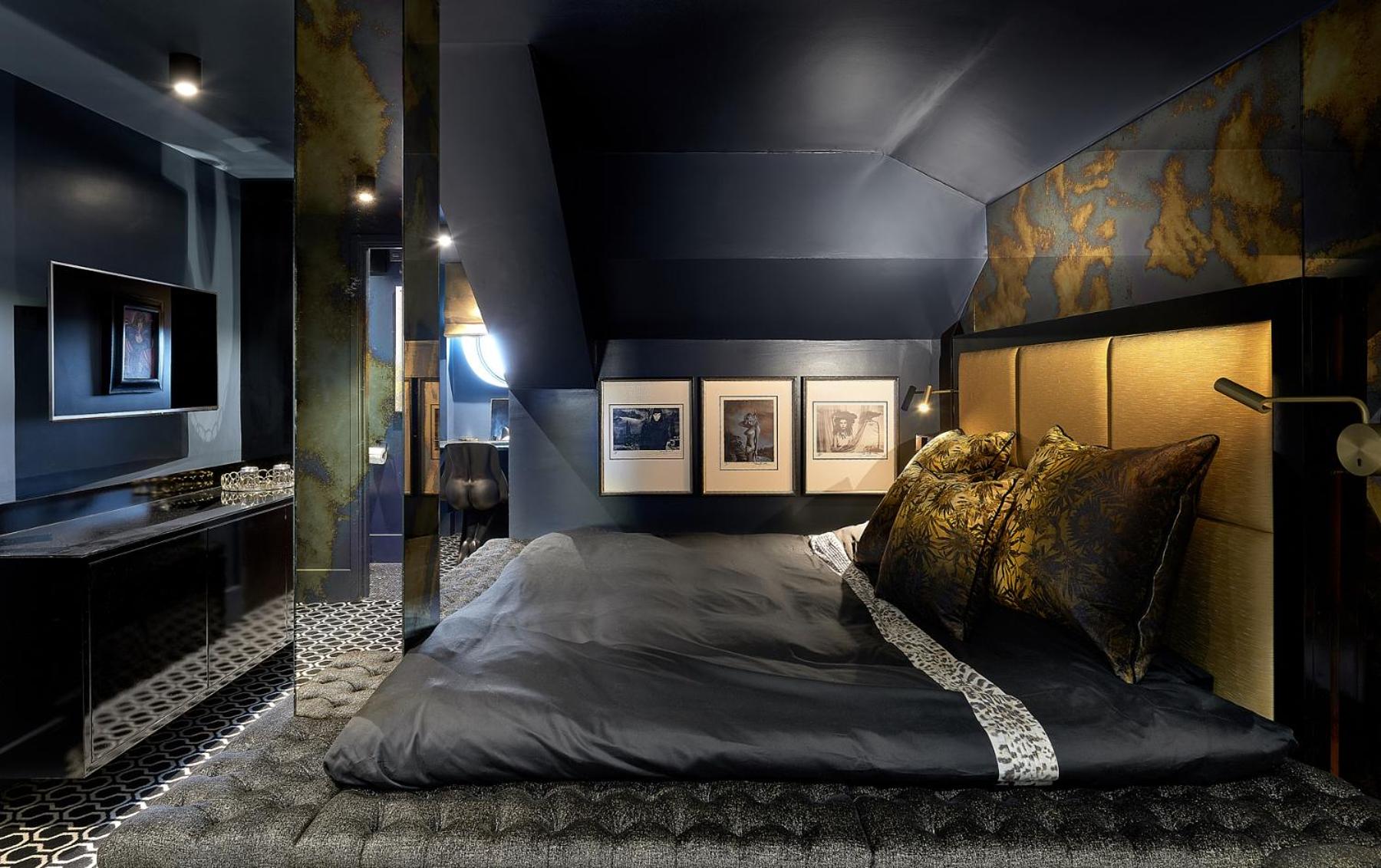 hotel room