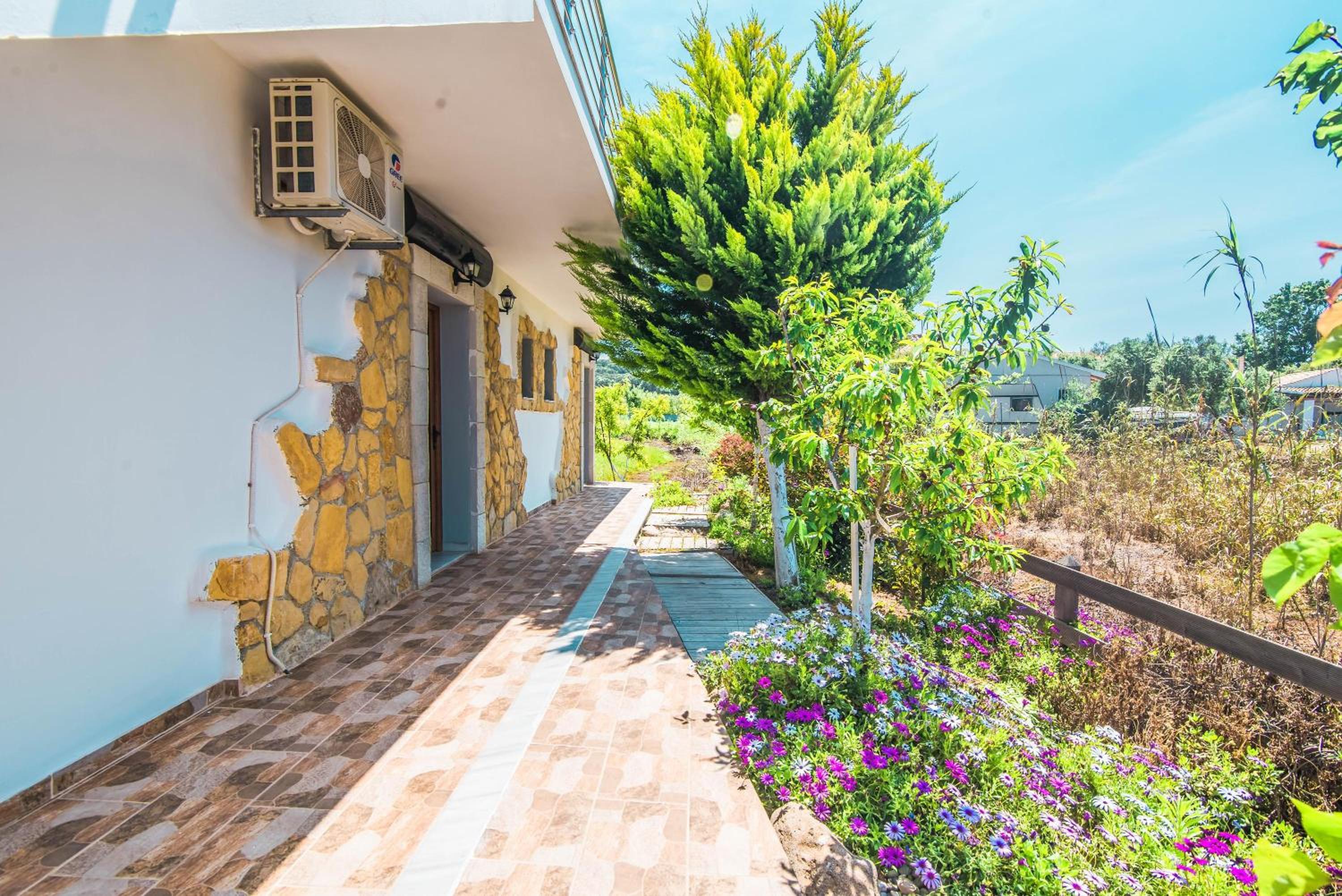 Mirage Arillas Studio Type C16 view 2