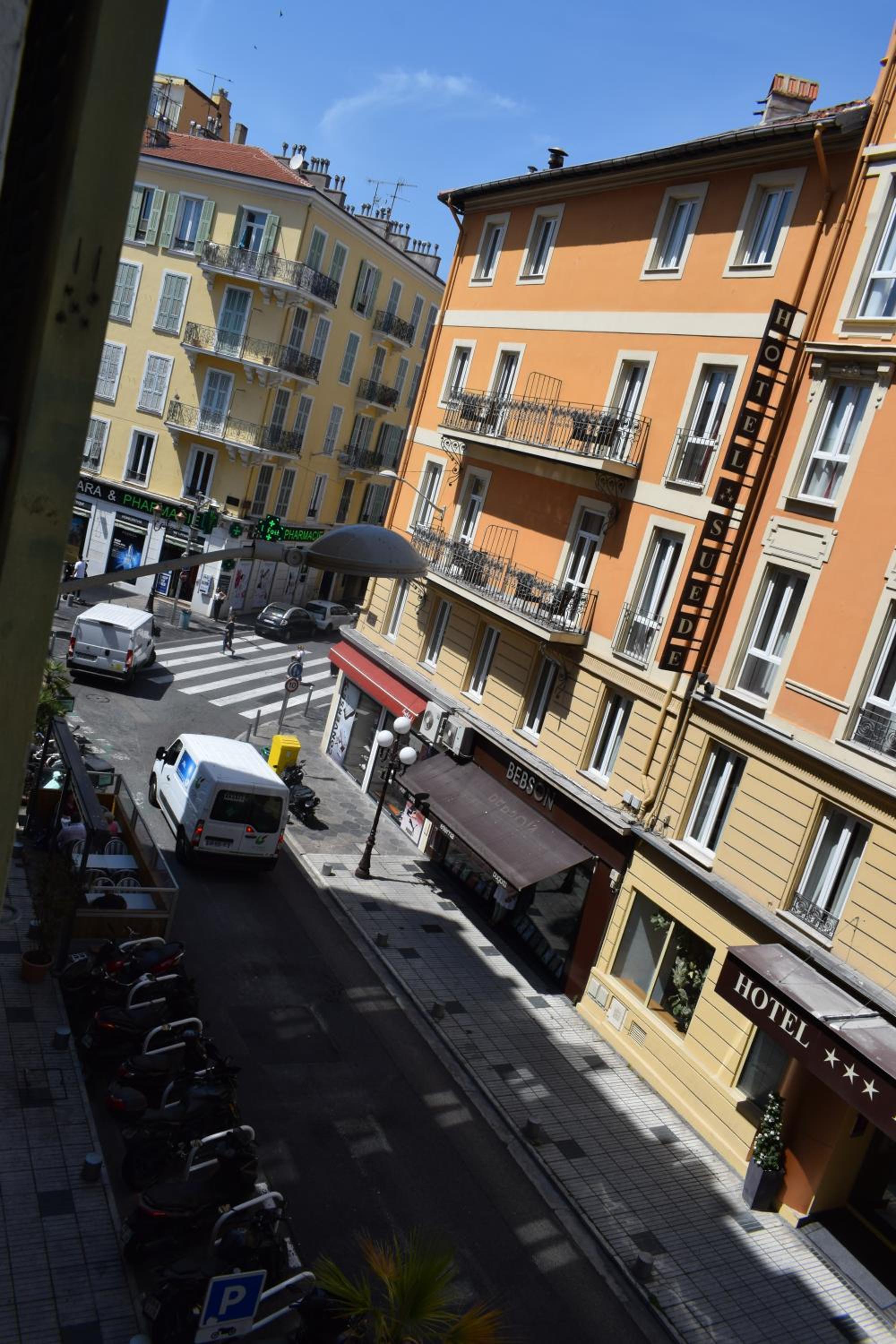 balcony