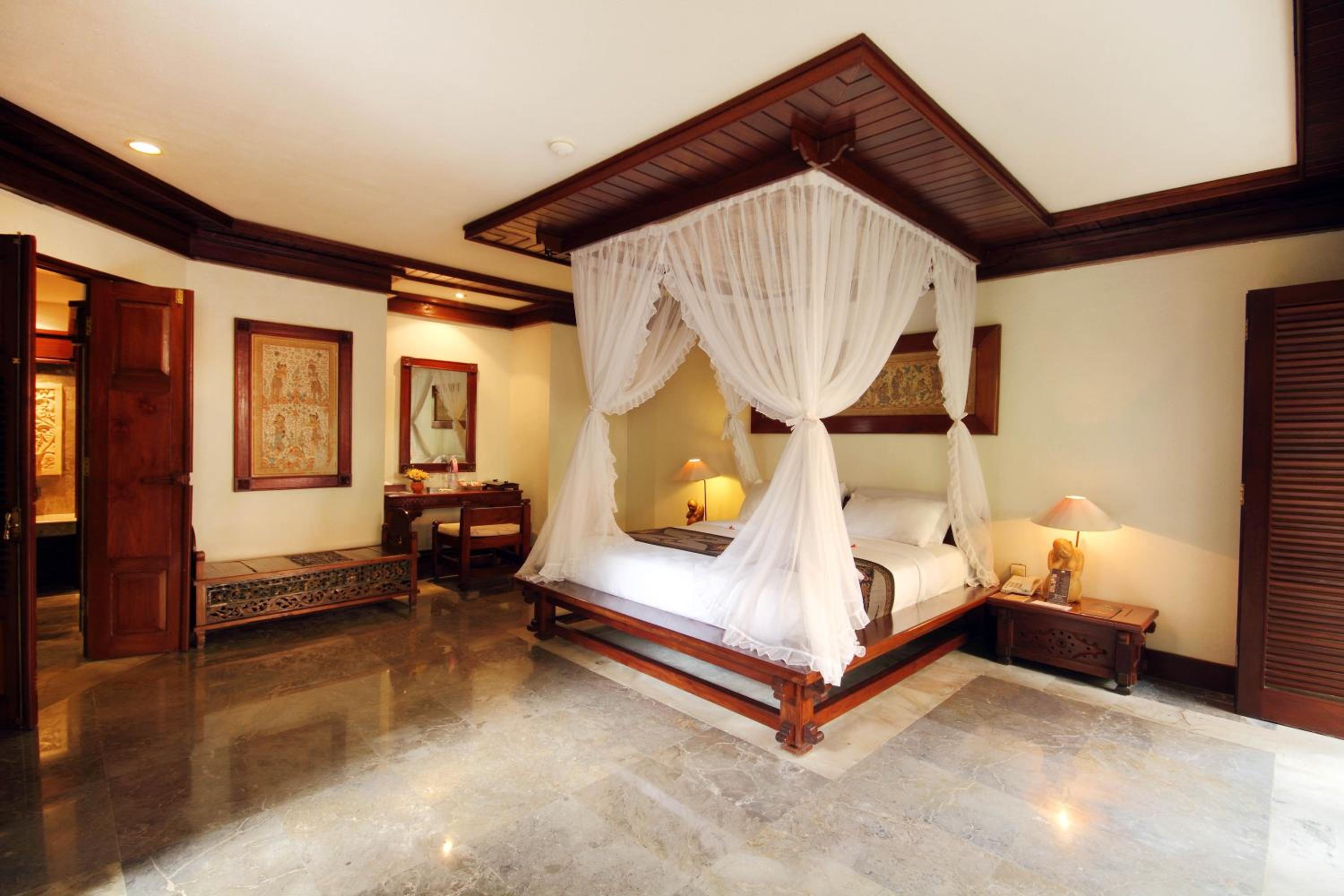 Grand Balisani Suites Hotel