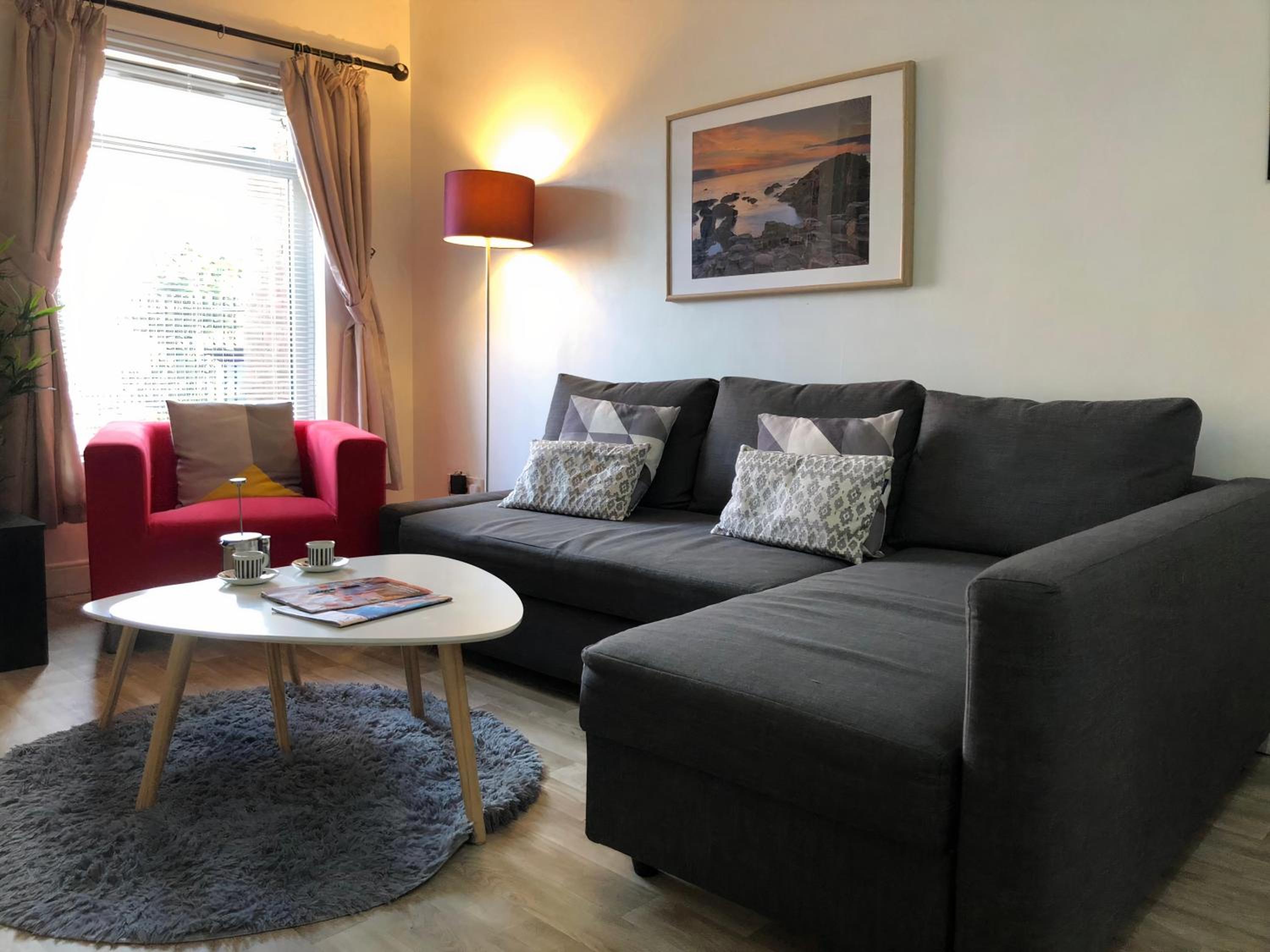 Great Location - City Centre - Parking - 4 Beds - 2 Bedrooms view 3