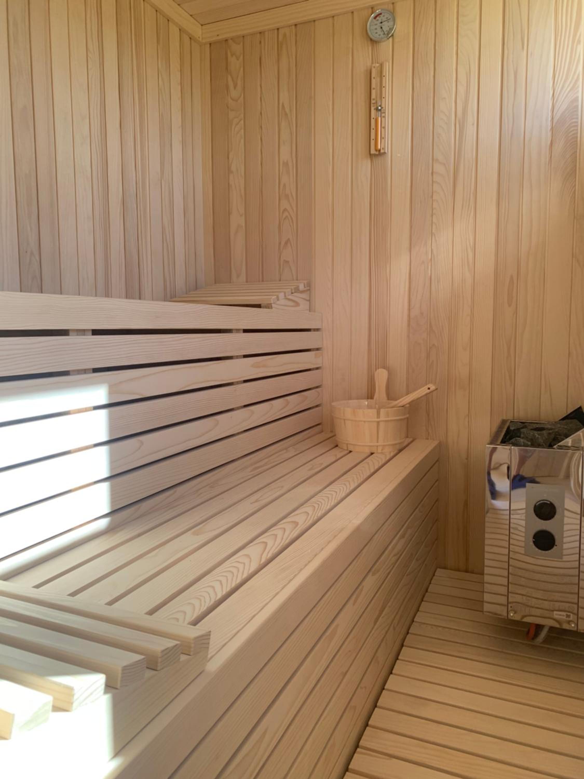 V's place - wooden house with heated pool and outdoor sauna view 3