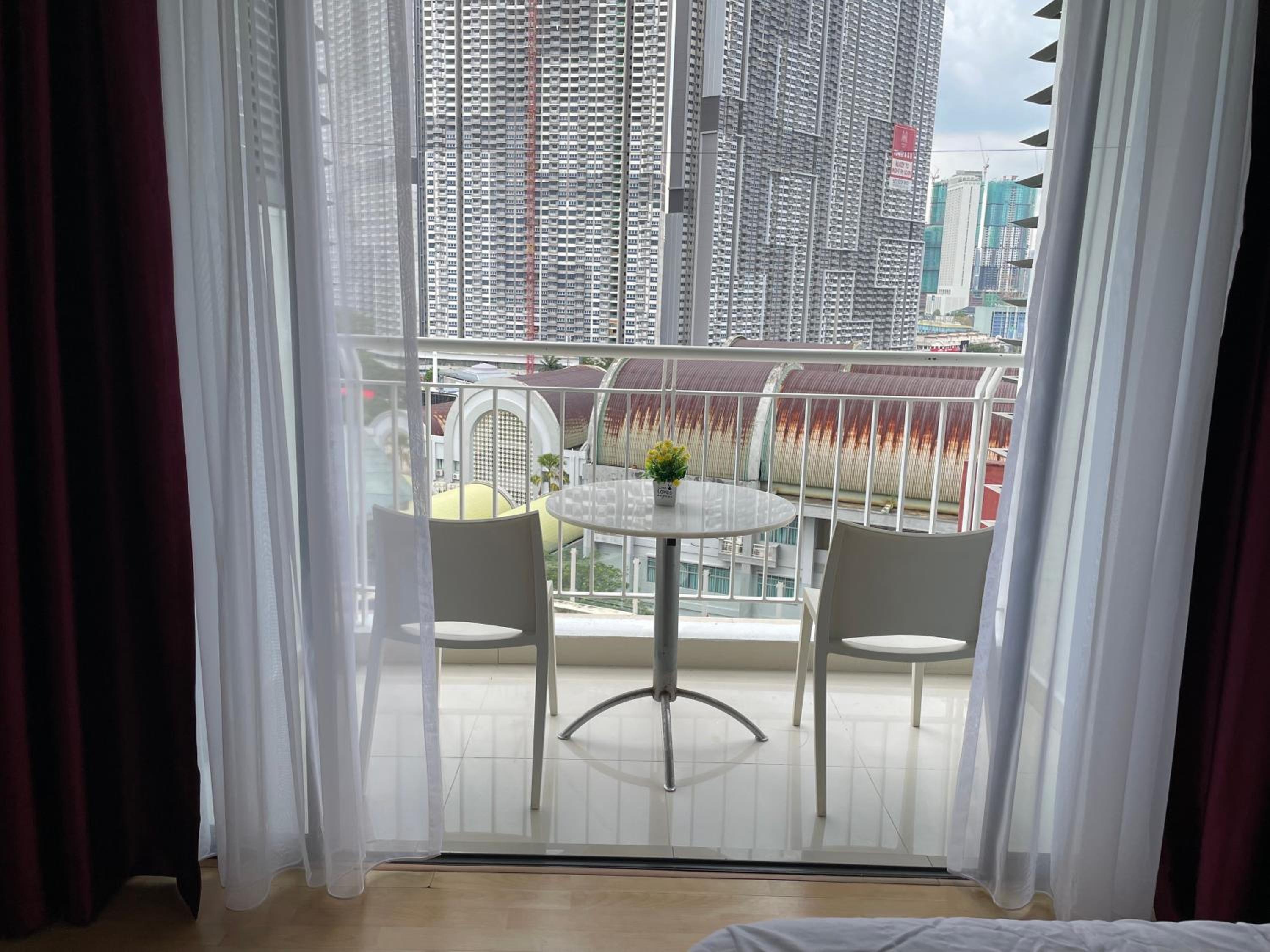 Private Jacuzzi Staycation at KL City 712