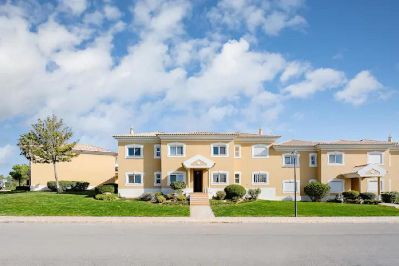 Hotel WOW Flat, Birdie, Golf, Spa & Swimming Pool (WIFI) - Image 1