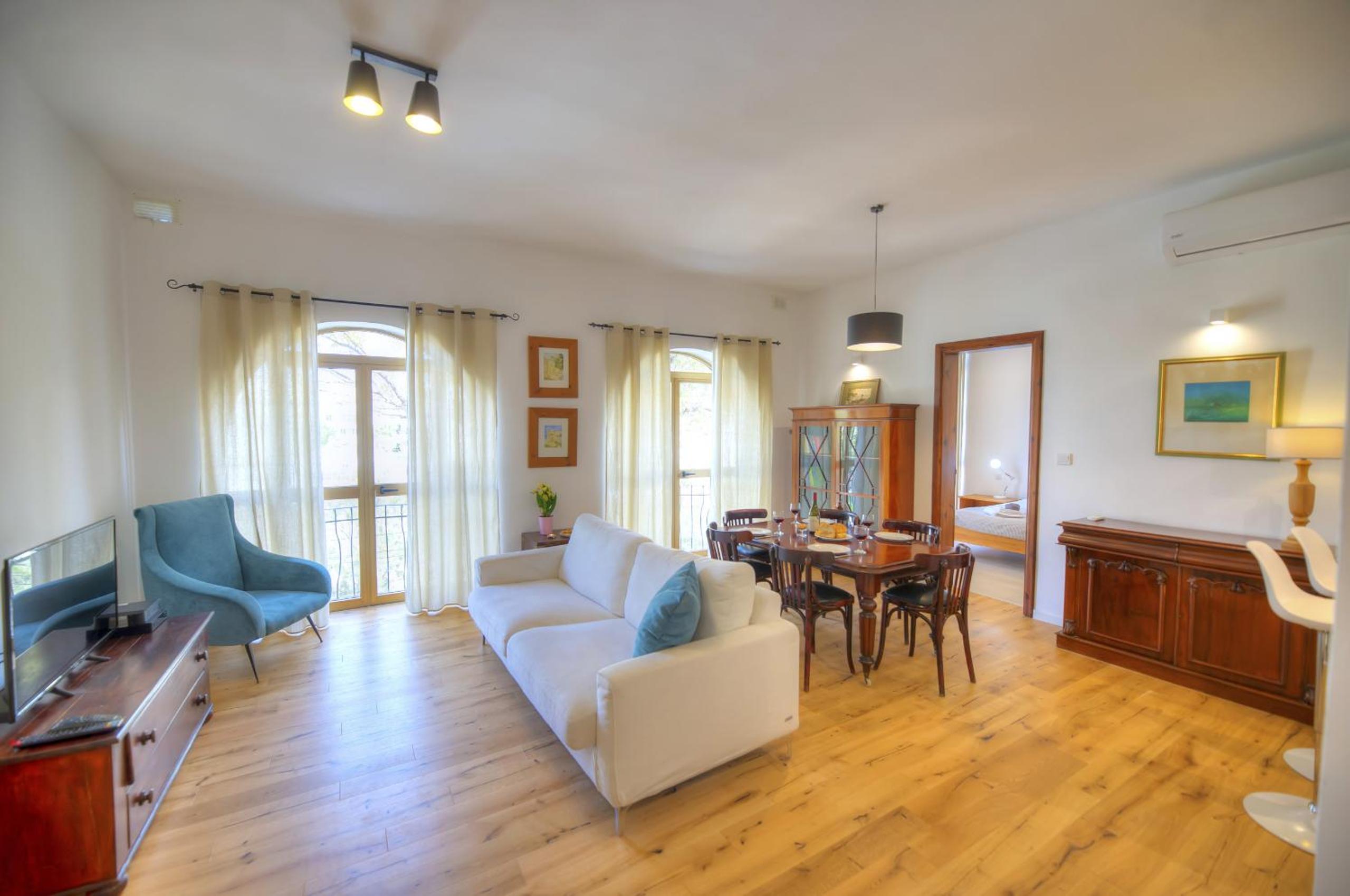 Large and comfortable 2-bedroom apartment in St. Julian's DBRI1-1 photo 3