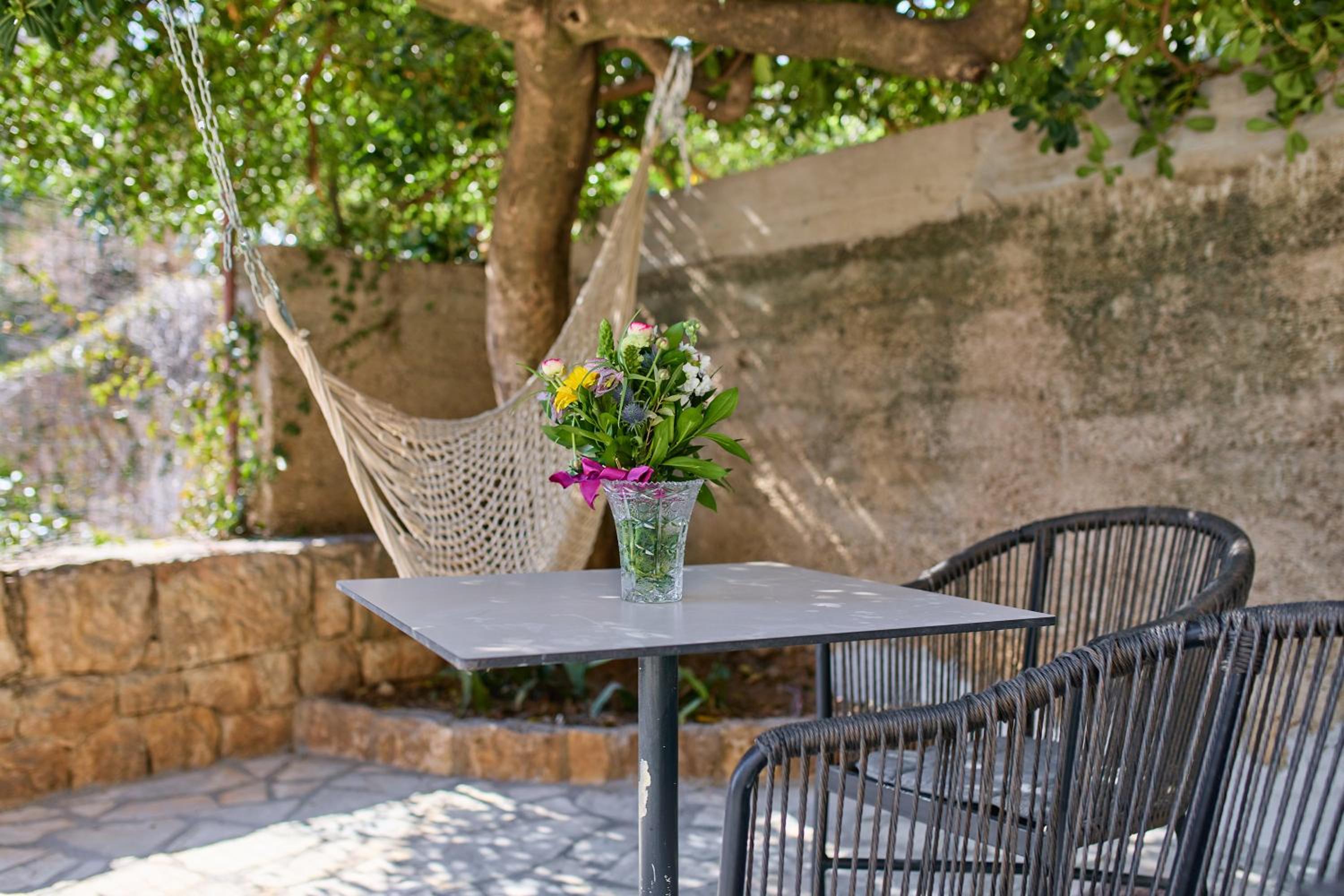 Barbara's Garden Apartment
