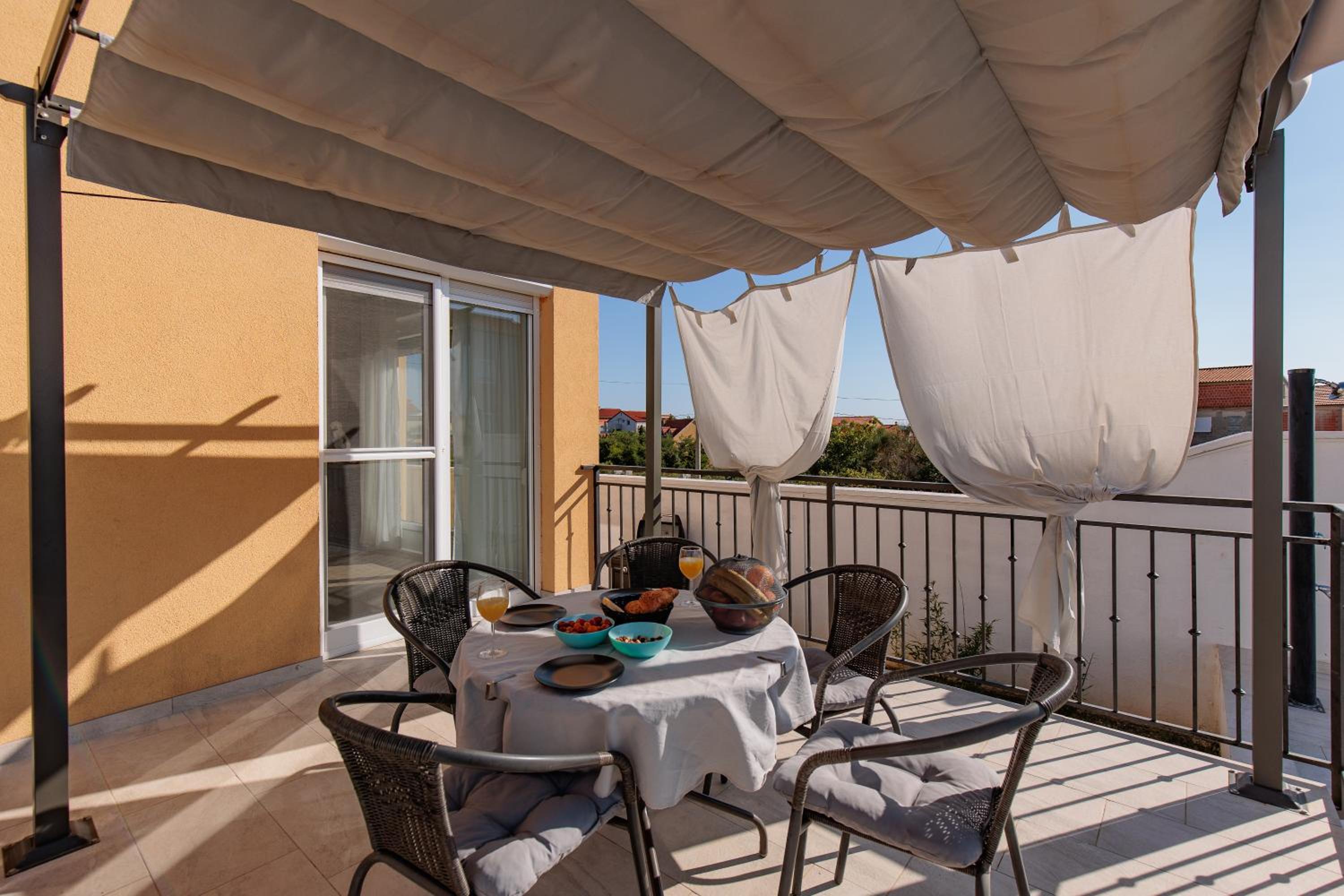Villa Family and Friends private heated pool with jacuzzi view 2