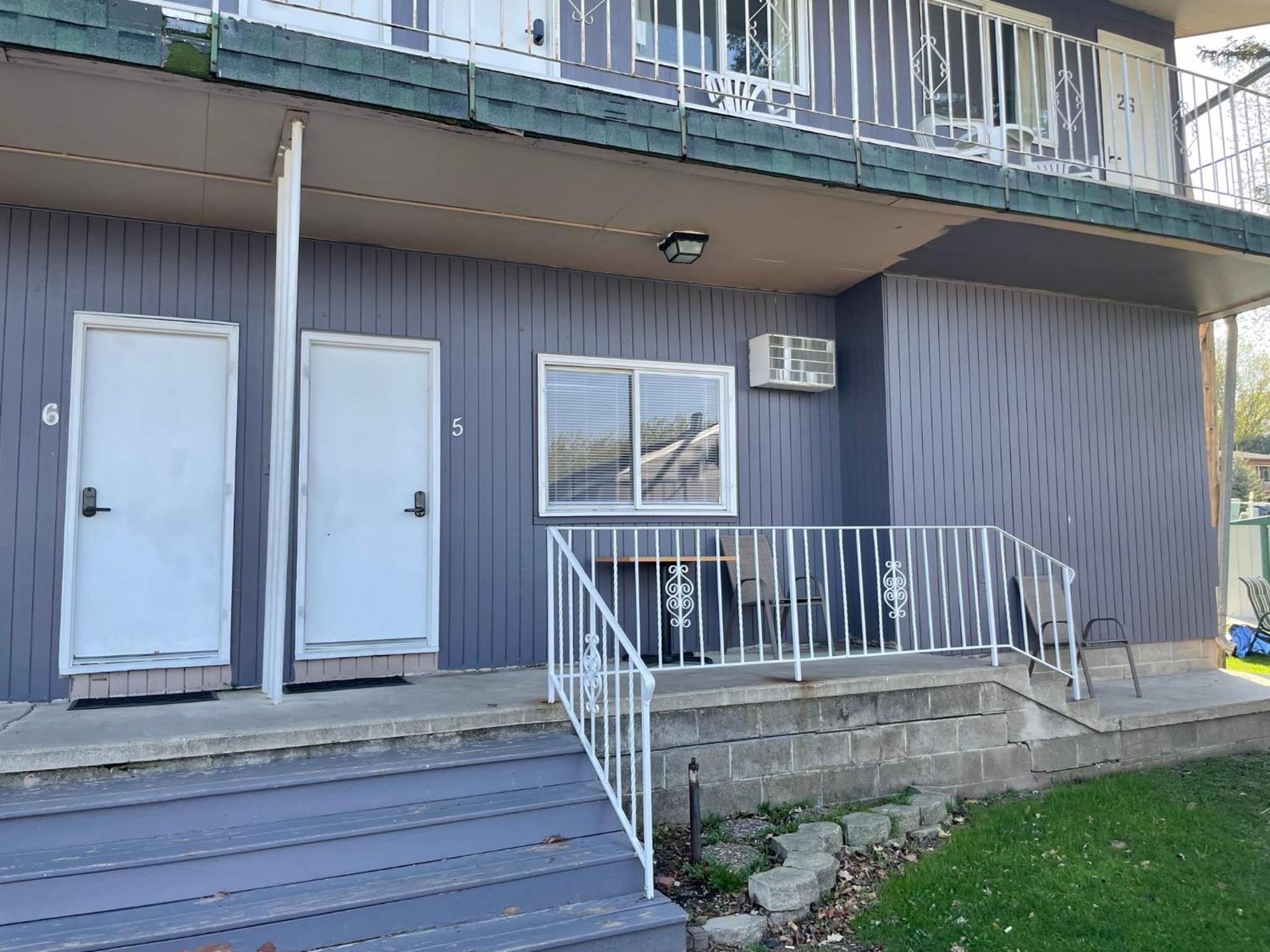2 Bedroom Suite with kitchen view 2