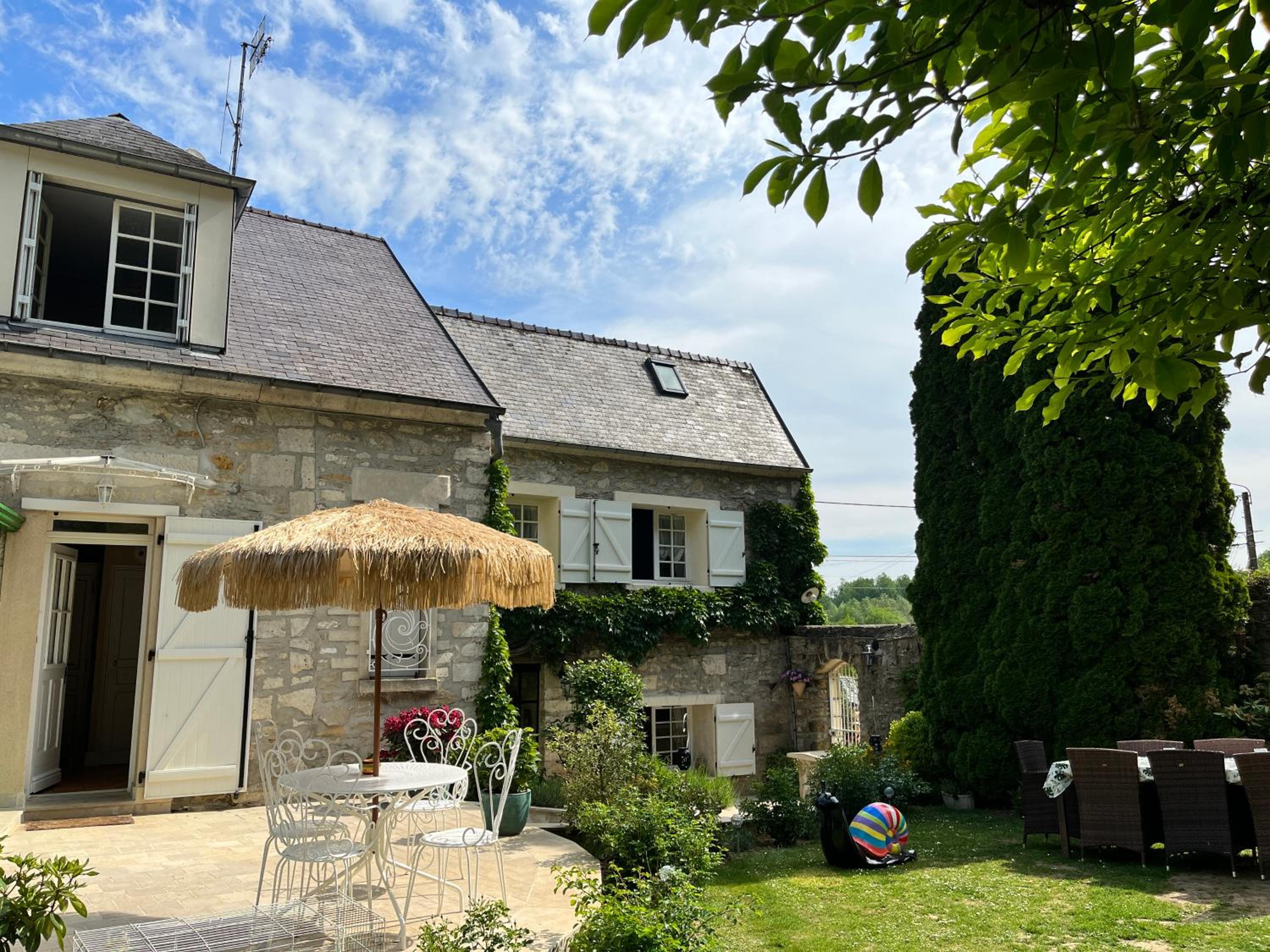 Le Mas De Retheuil view 2
