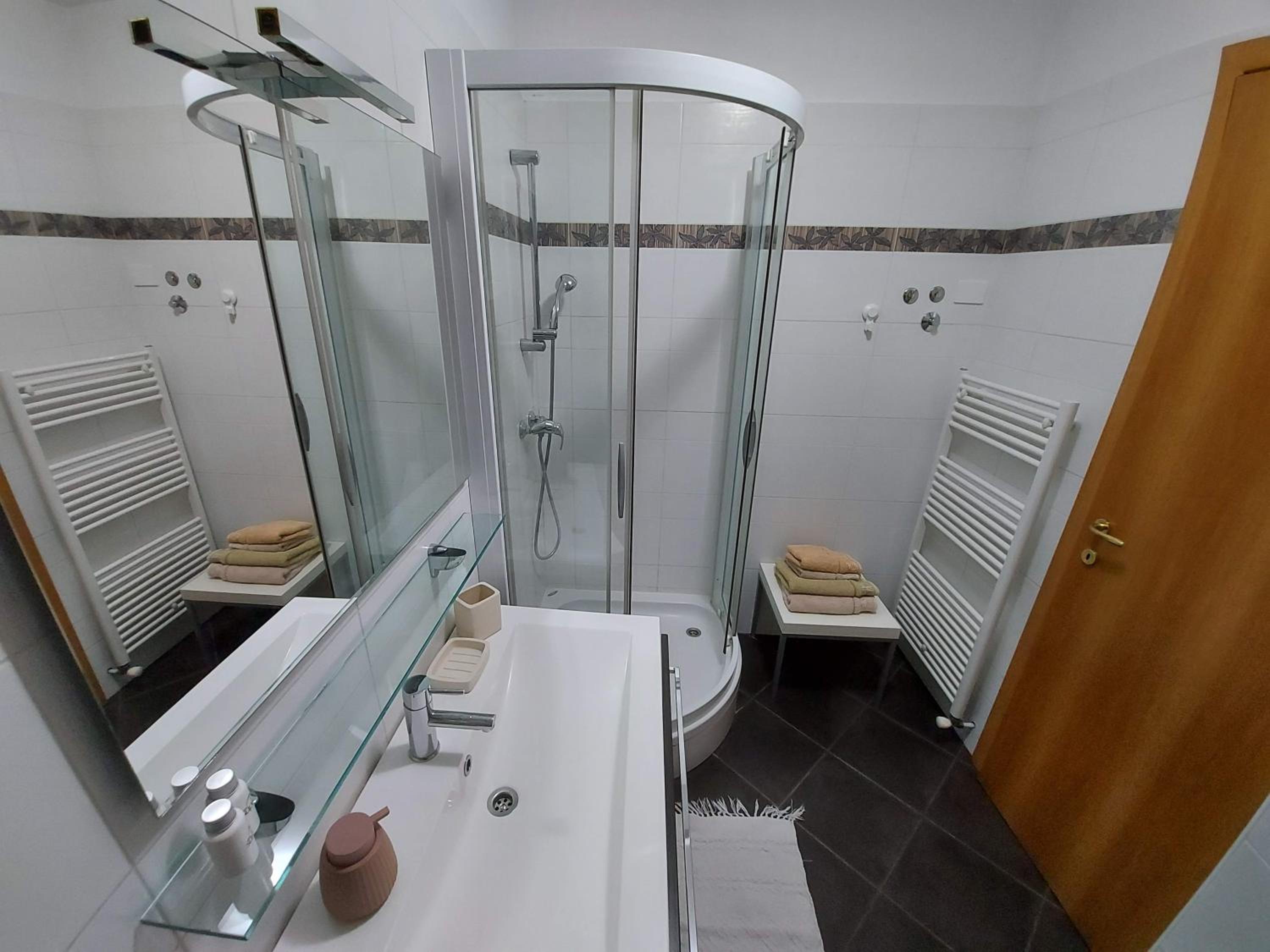 APARTMA GONZO view 3