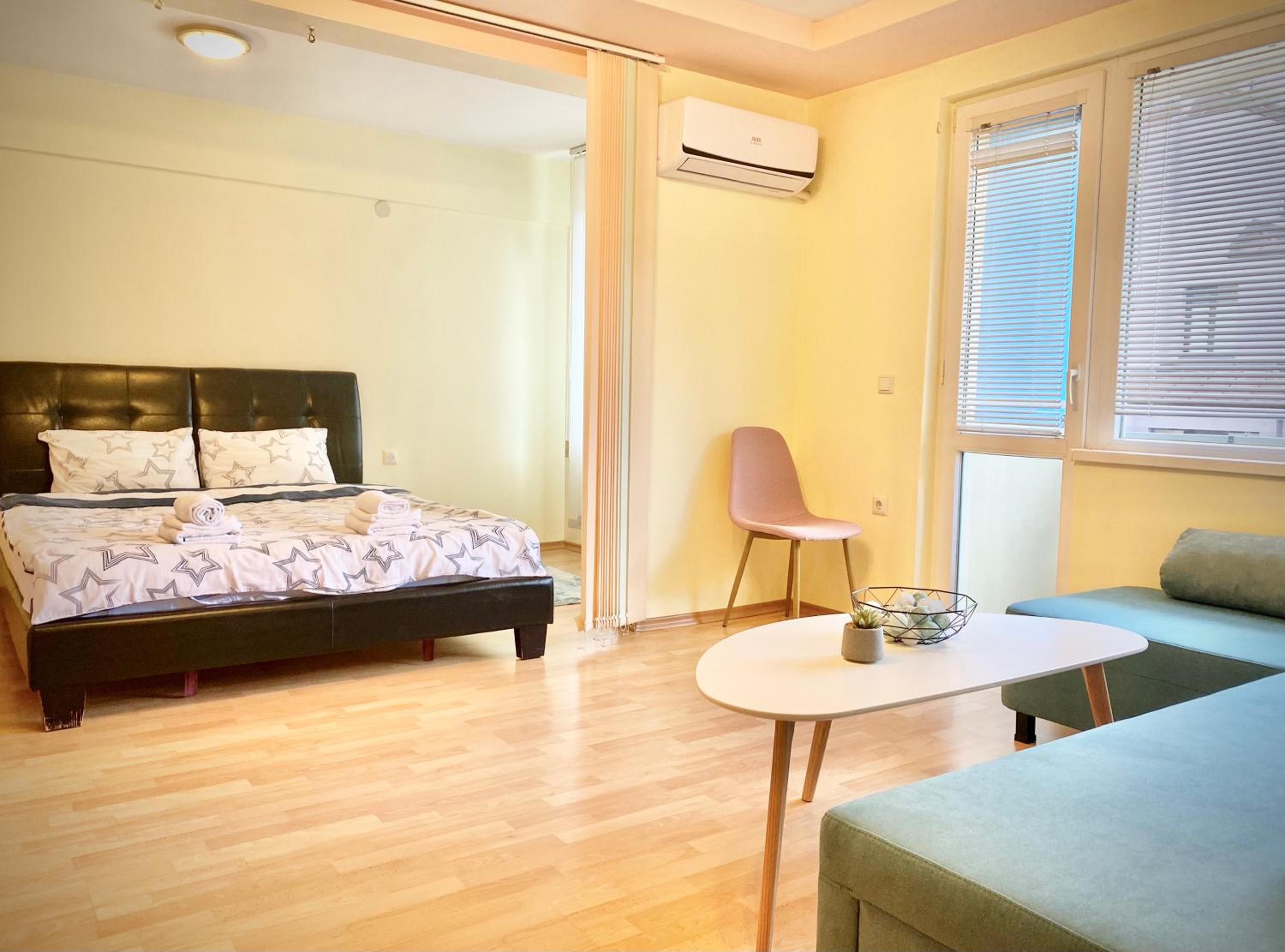 Apartment with TV & Wi-Fi