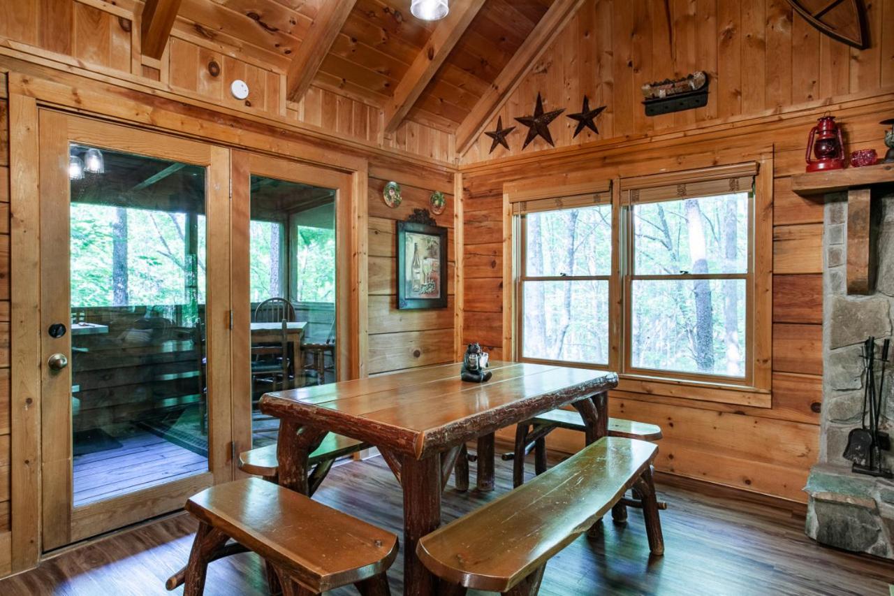 The Hartland - Hot Tub, Jacuzzi, Fireplace