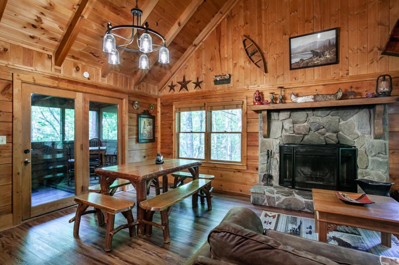 The Hartland - Hot Tub, Jacuzzi, Fireplace