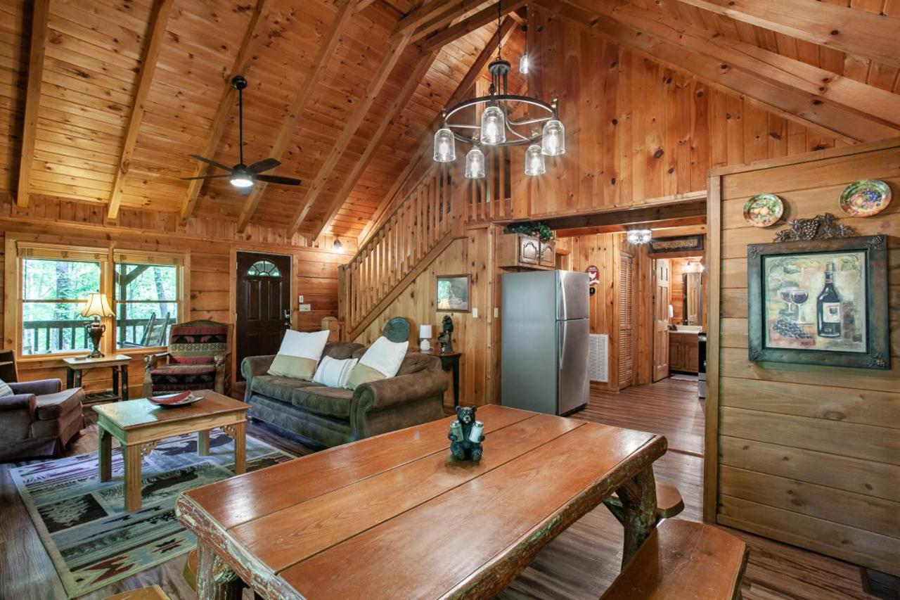 The Hartland - Hot Tub, Jacuzzi, Fireplace