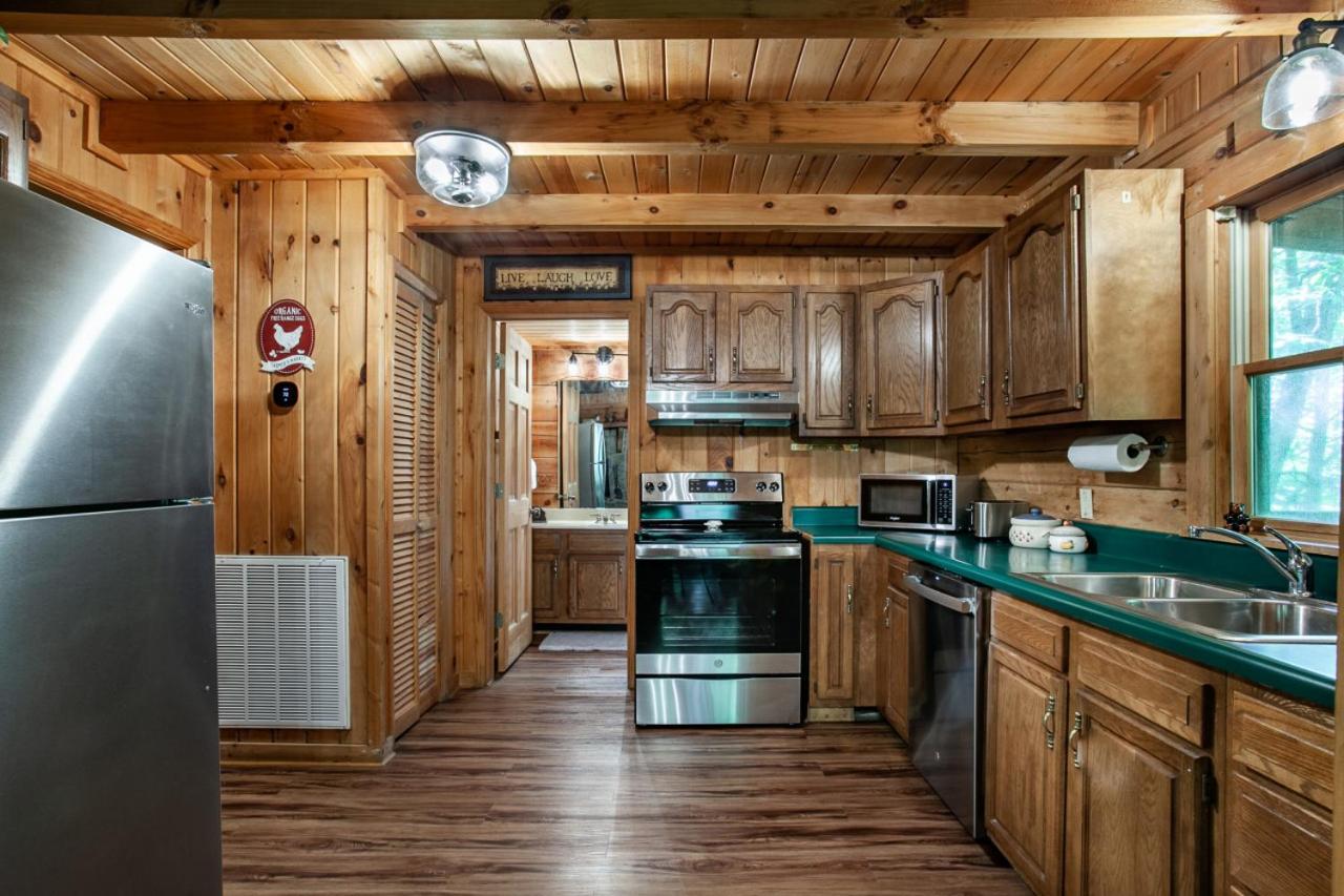 The Hartland - Hot Tub, Jacuzzi, Fireplace