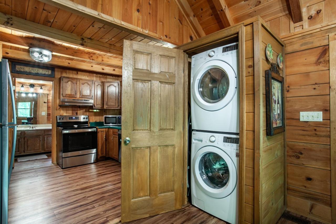 The Hartland - Hot Tub, Jacuzzi, Fireplace