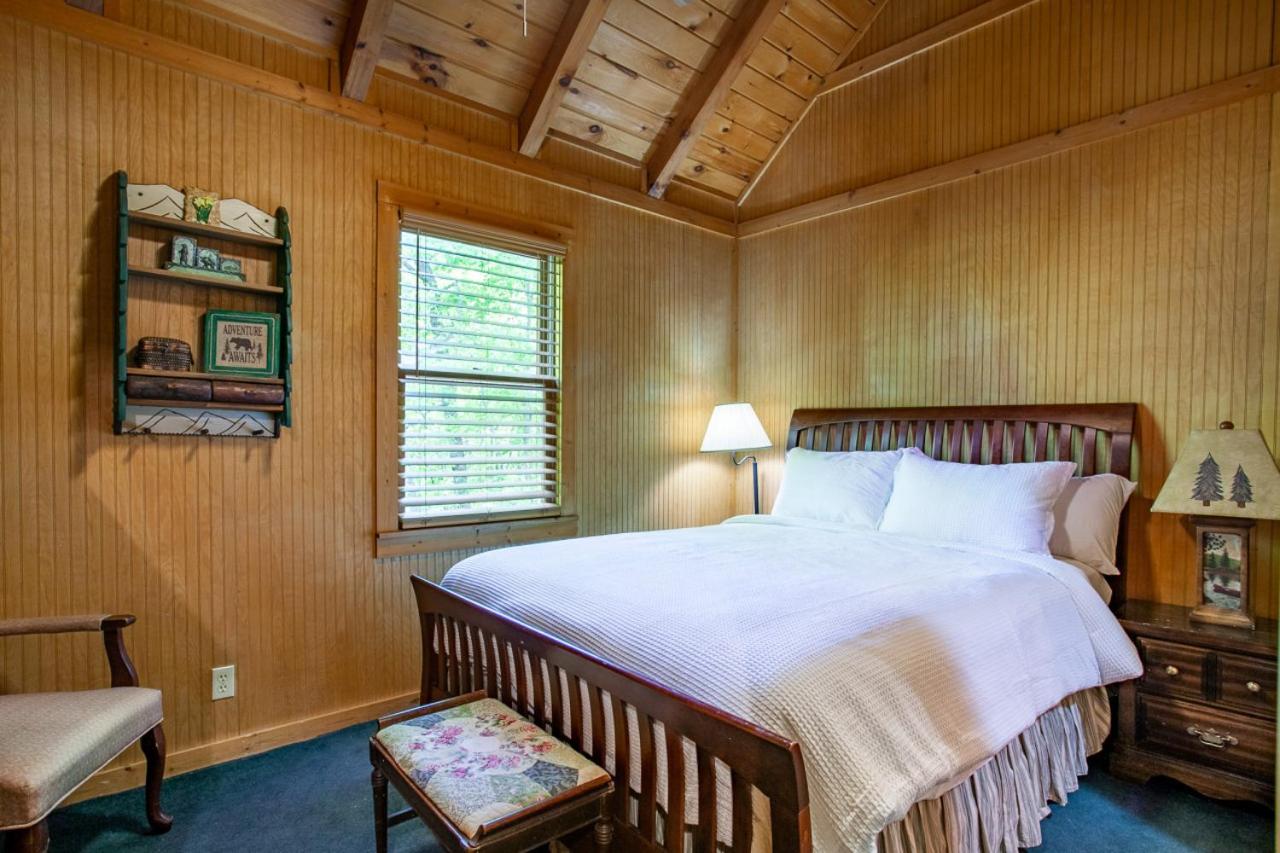 The Hartland - Hot Tub, Jacuzzi, Fireplace