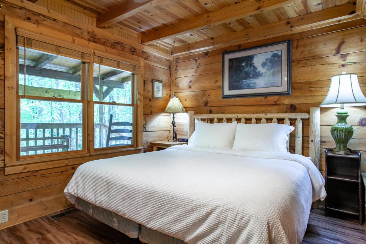The Hartland - Hot Tub, Jacuzzi, Fireplace