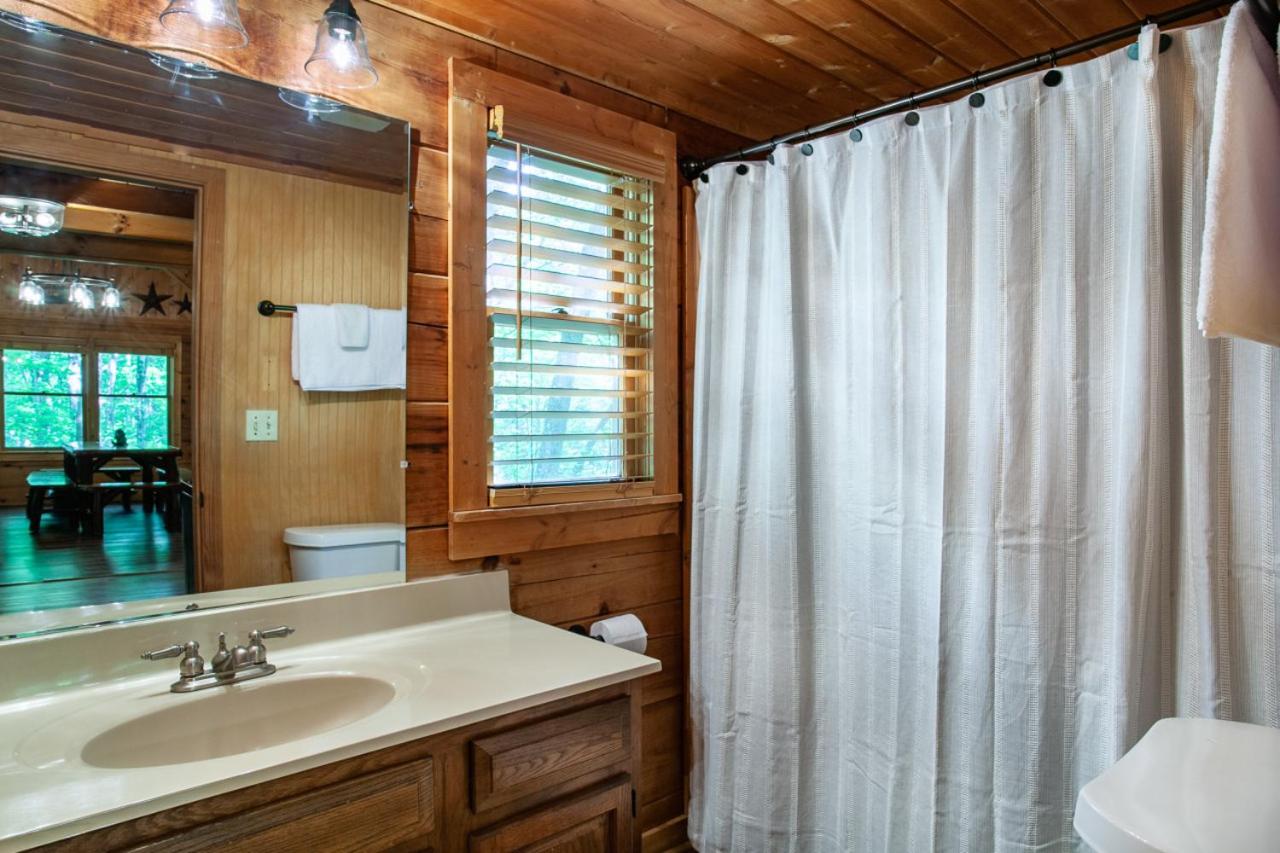 The Hartland - Hot Tub, Jacuzzi, Fireplace