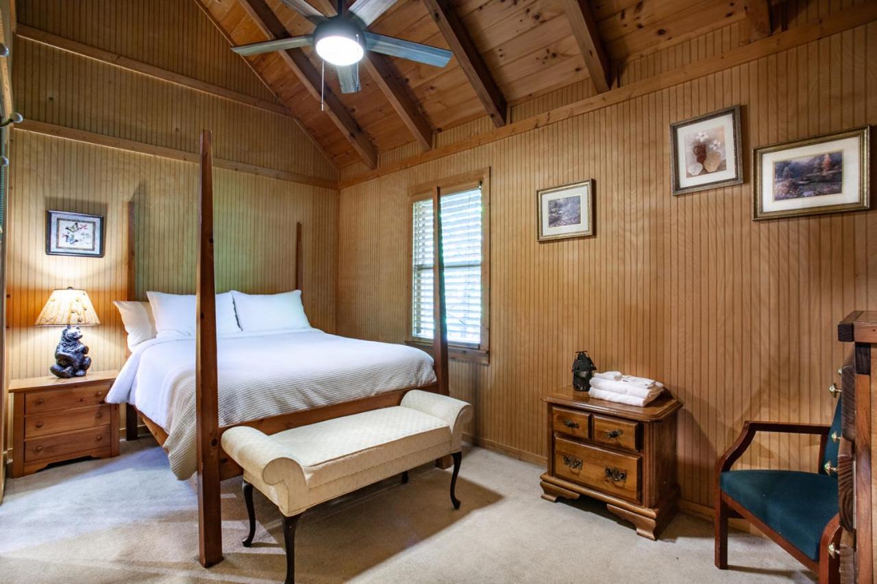The Hartland - Hot Tub, Jacuzzi, Fireplace