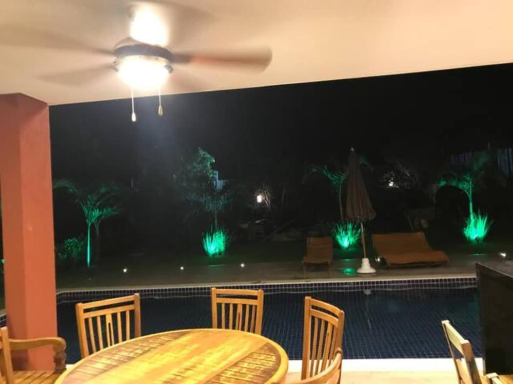 Okkara Itacimirim House - 4 suites - Luxury Condominium - Extraordinary Swimming Pool - Itacimirim Beach Bahia Brazil