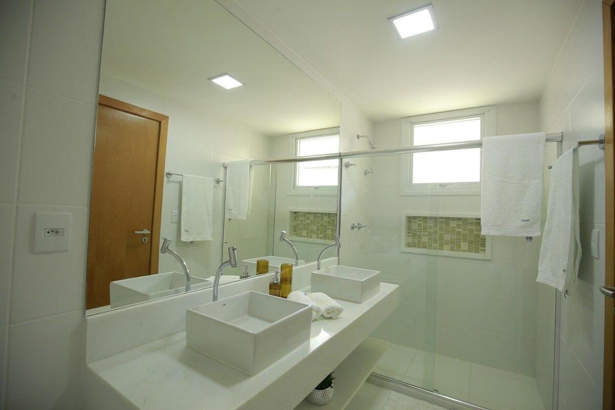 Okkara Guarajuba House - 5 bedrooms - Gym and View - Luxury - Guarajuba Beach BA Brazil