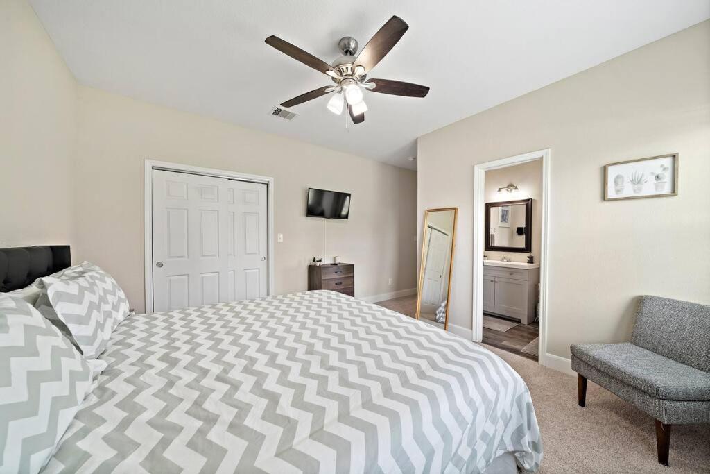 Central & Stylish Home with Games 8 Mins to Downtown view 4