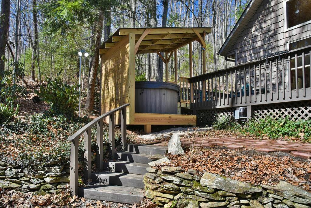The Camby Cabin just 12 miles to downtown Asheville view 2