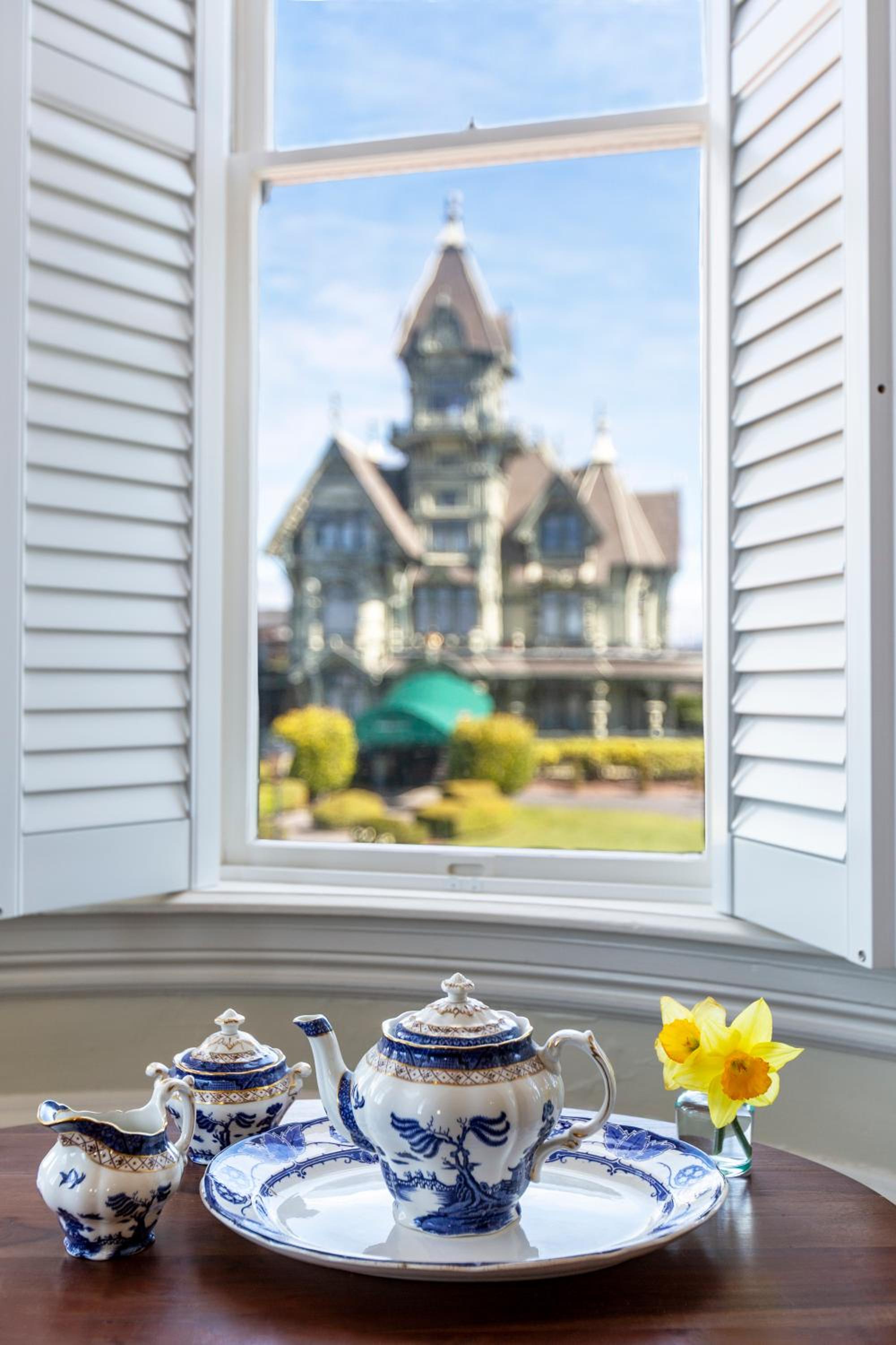 Pinc Lady Mansion view 4
