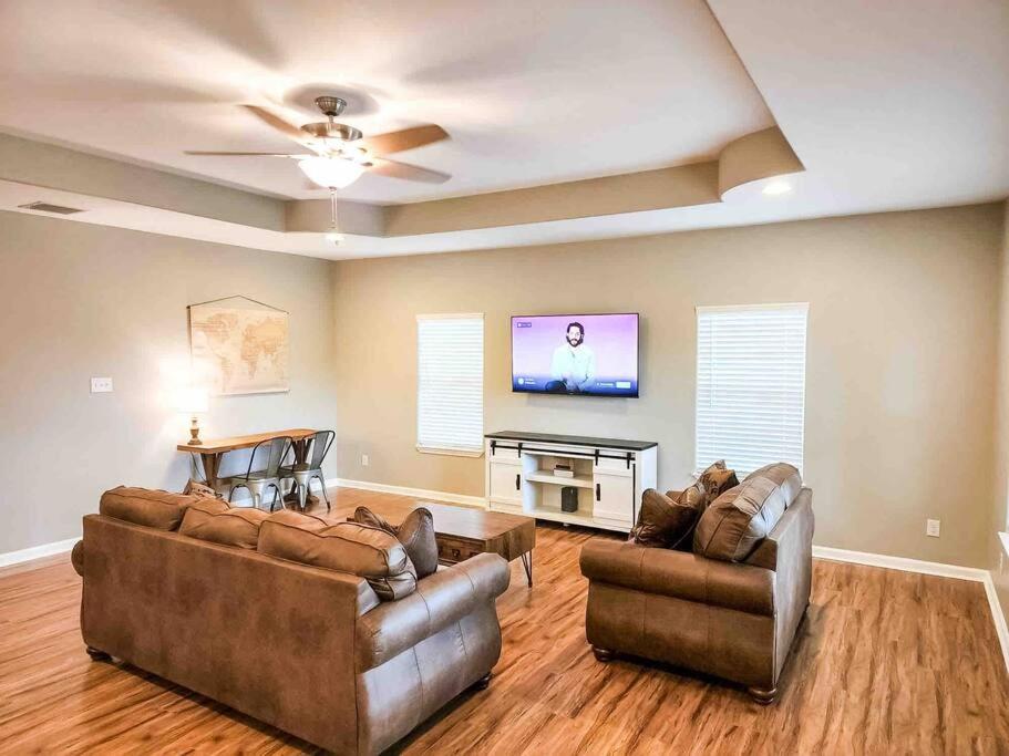 Canyon Lake Oasis! 3 MIN to Boat Ramp Pet Friendly view 5