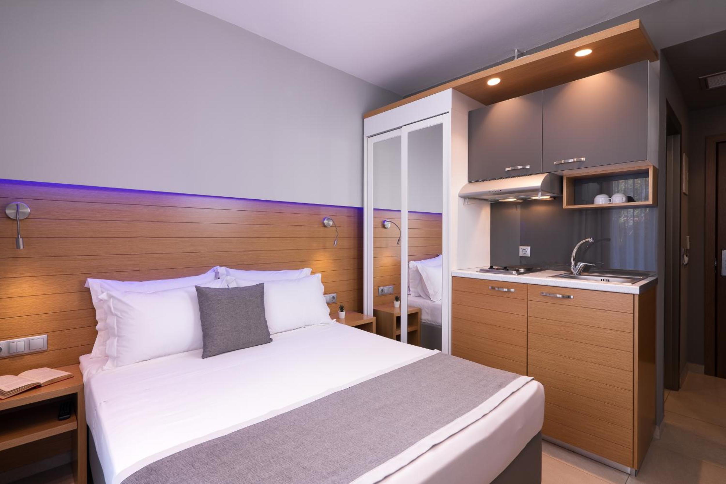 SKS Luxury Suites & Rooms