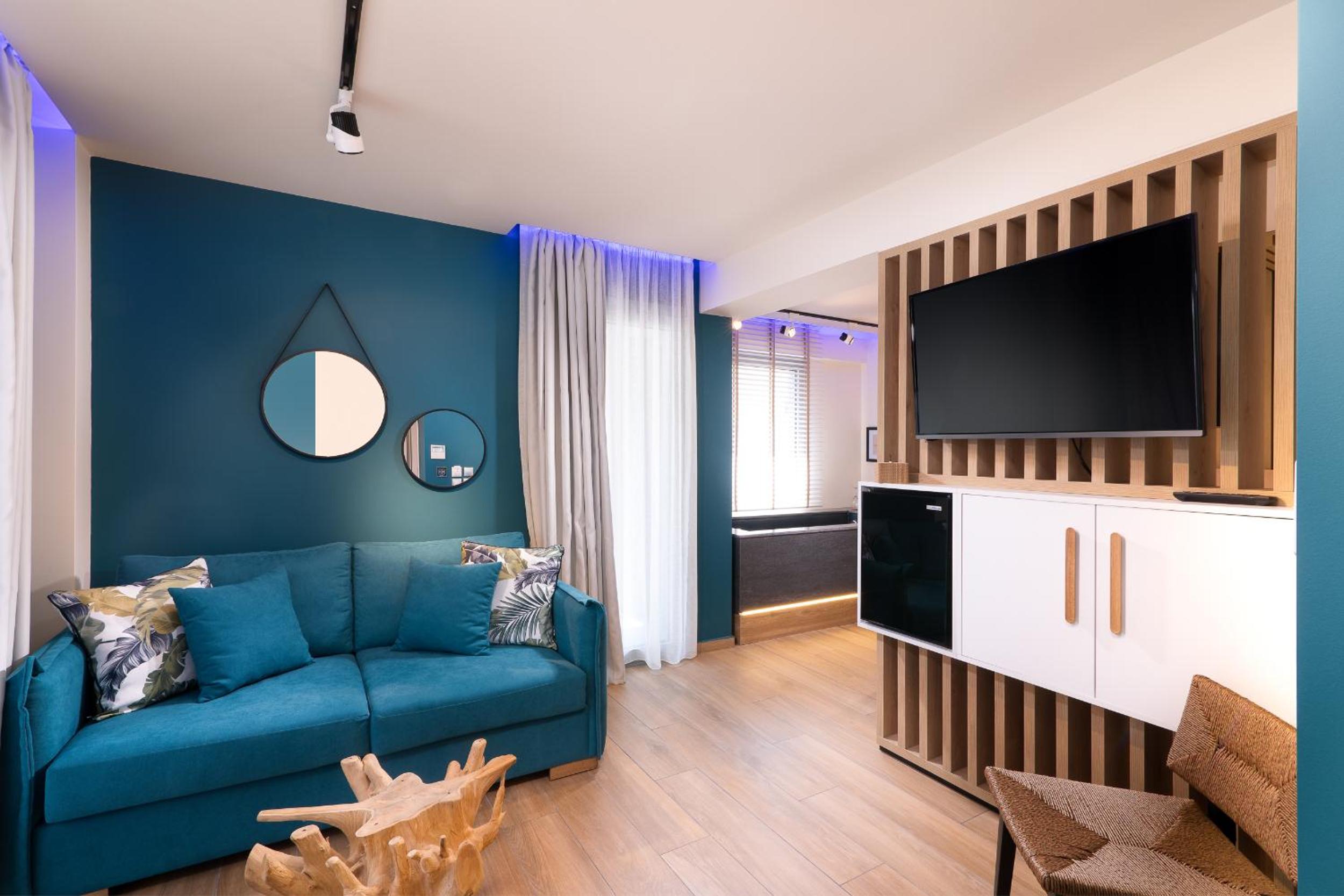 SKS Luxury Suites & Rooms