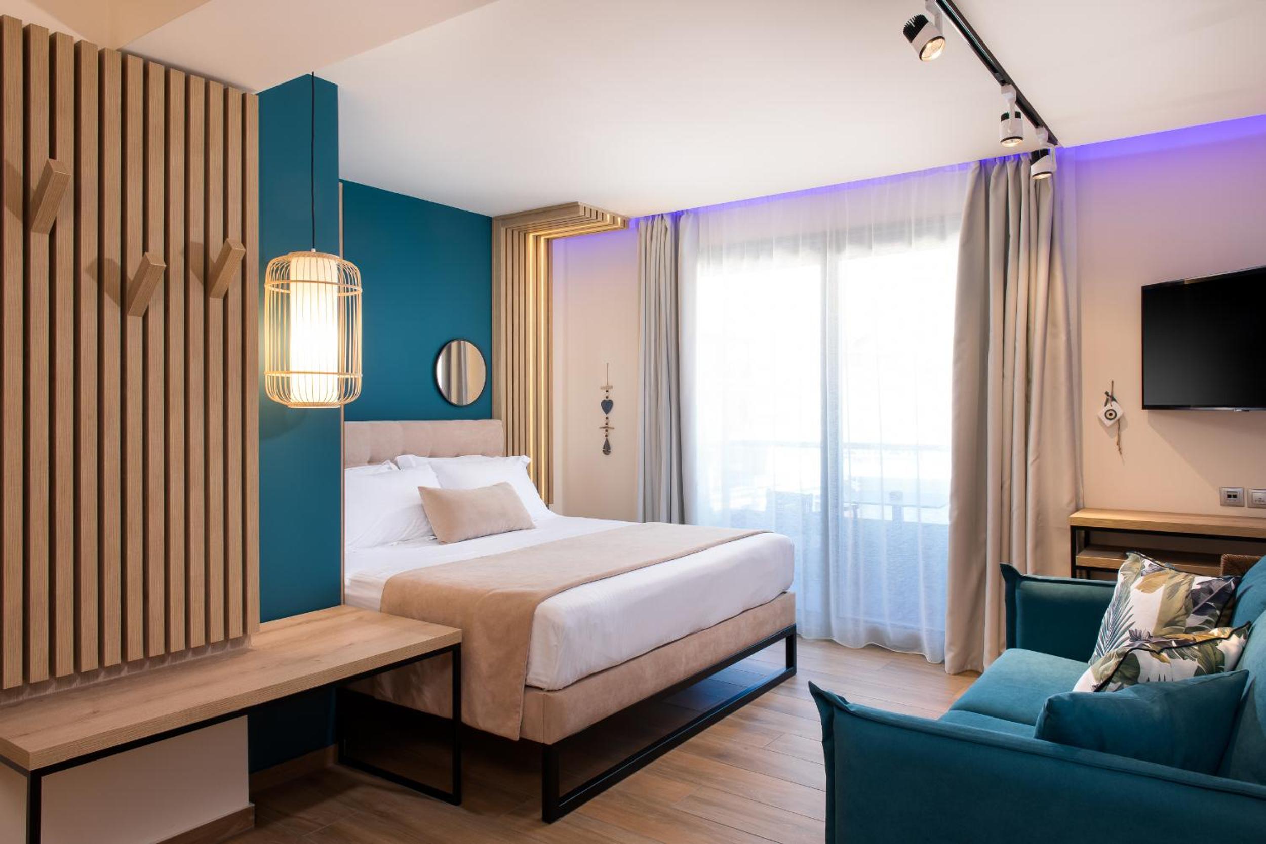 SKS Luxury Suites & Rooms