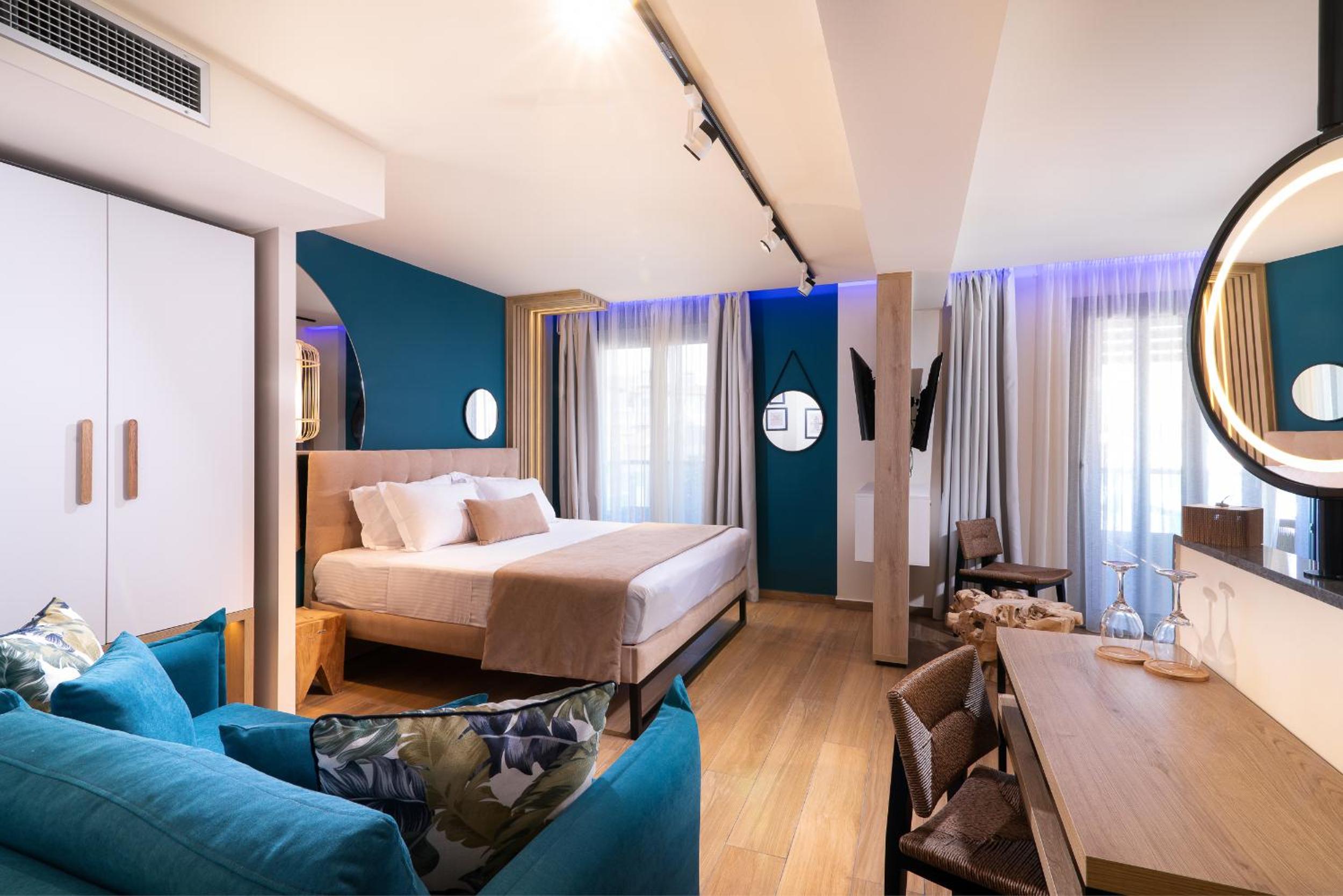 SKS Luxury Suites & Rooms