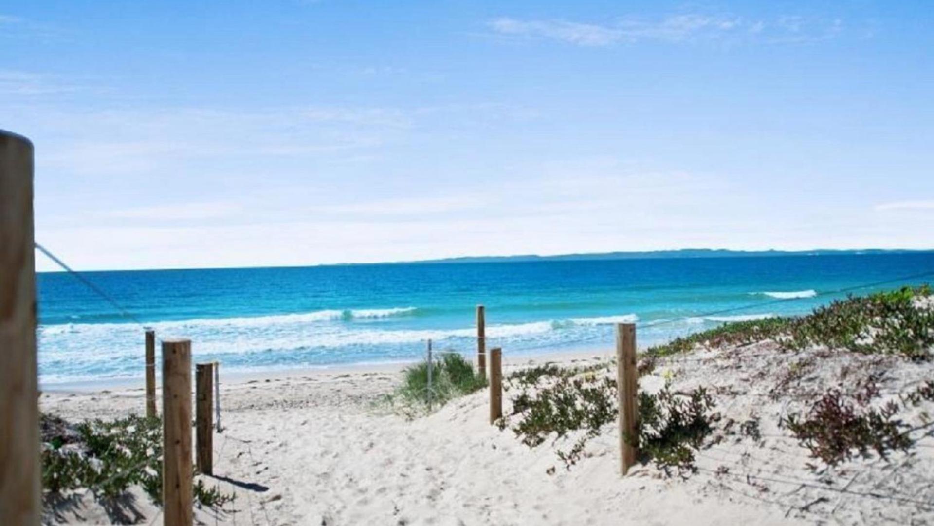 Woorim Beach House with Water Views