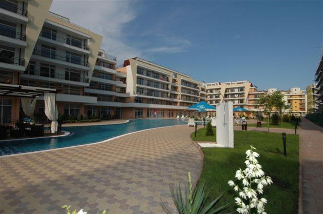 Apartments Bautik in Grand Kamelia