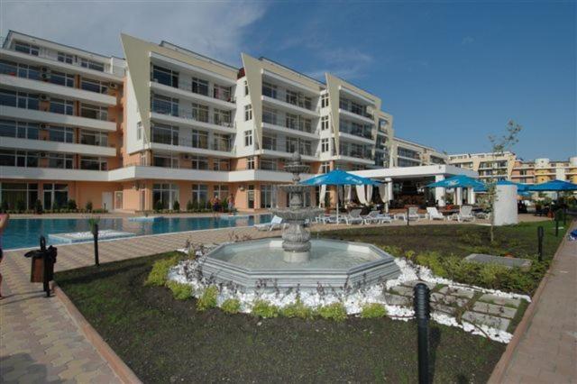 Apartments Bautik in Grand Kamelia