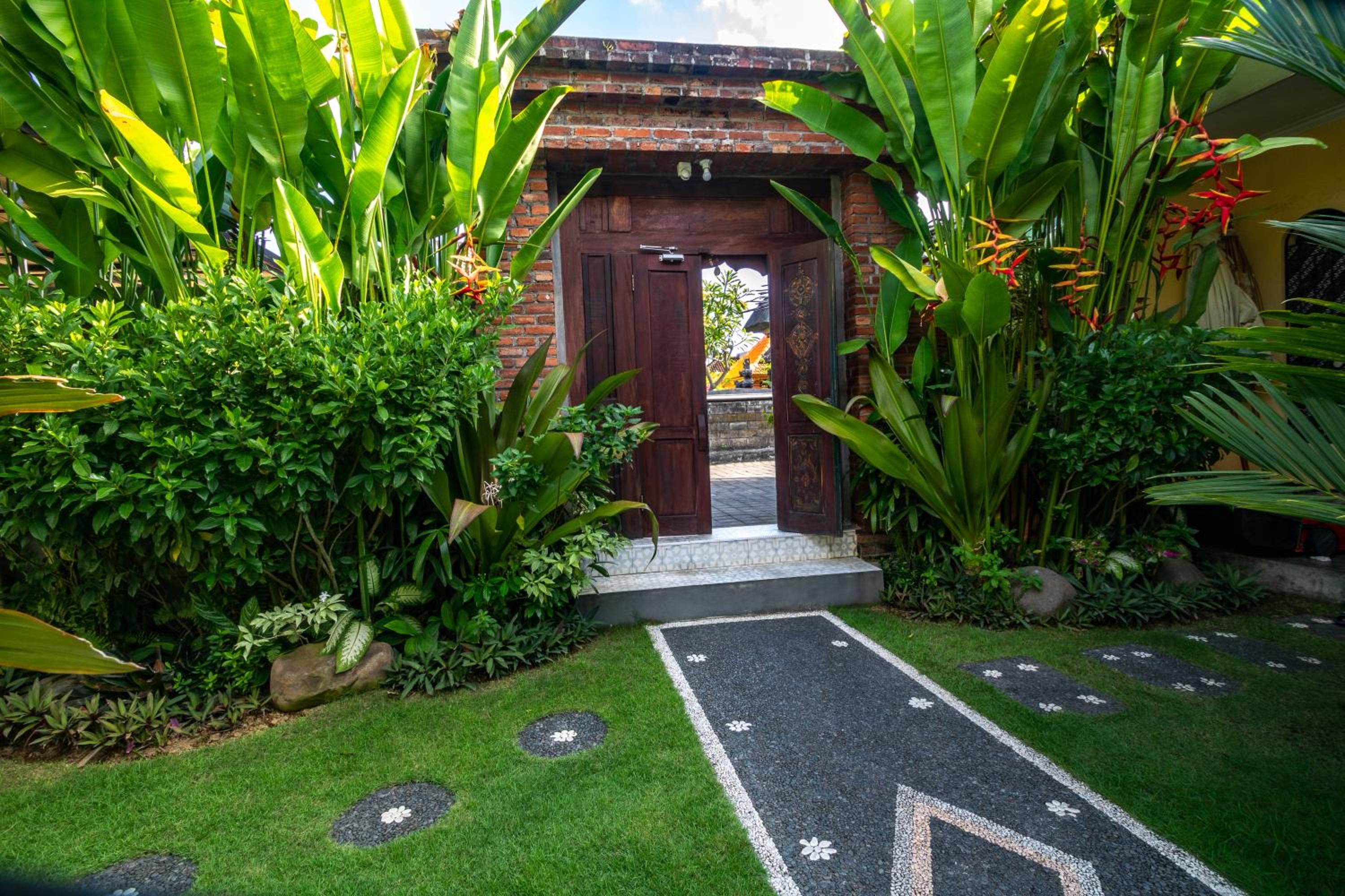 D-Anyar Stay and Surf Canggu view 5